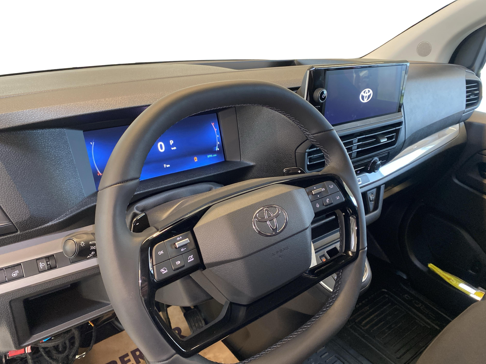 Billede af Toyota Proace Long 2,0 D Comfort Master m/Alm adskillelse - SmartCargo 144HK Van 8g Aut.