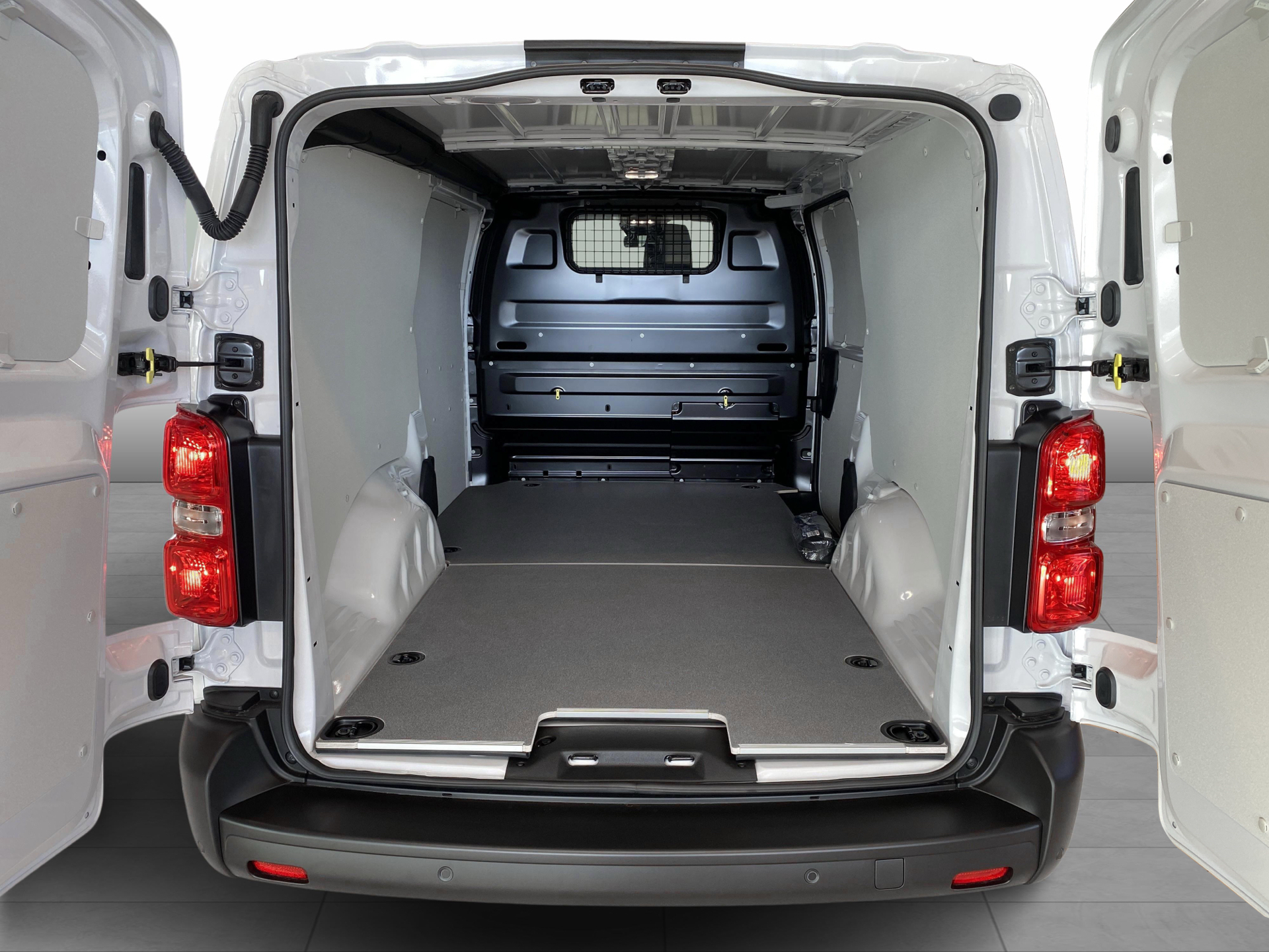 Billede af Toyota Proace Long 2,0 D Comfort Master m/Alm adskillelse - SmartCargo 144HK Van 8g Aut.