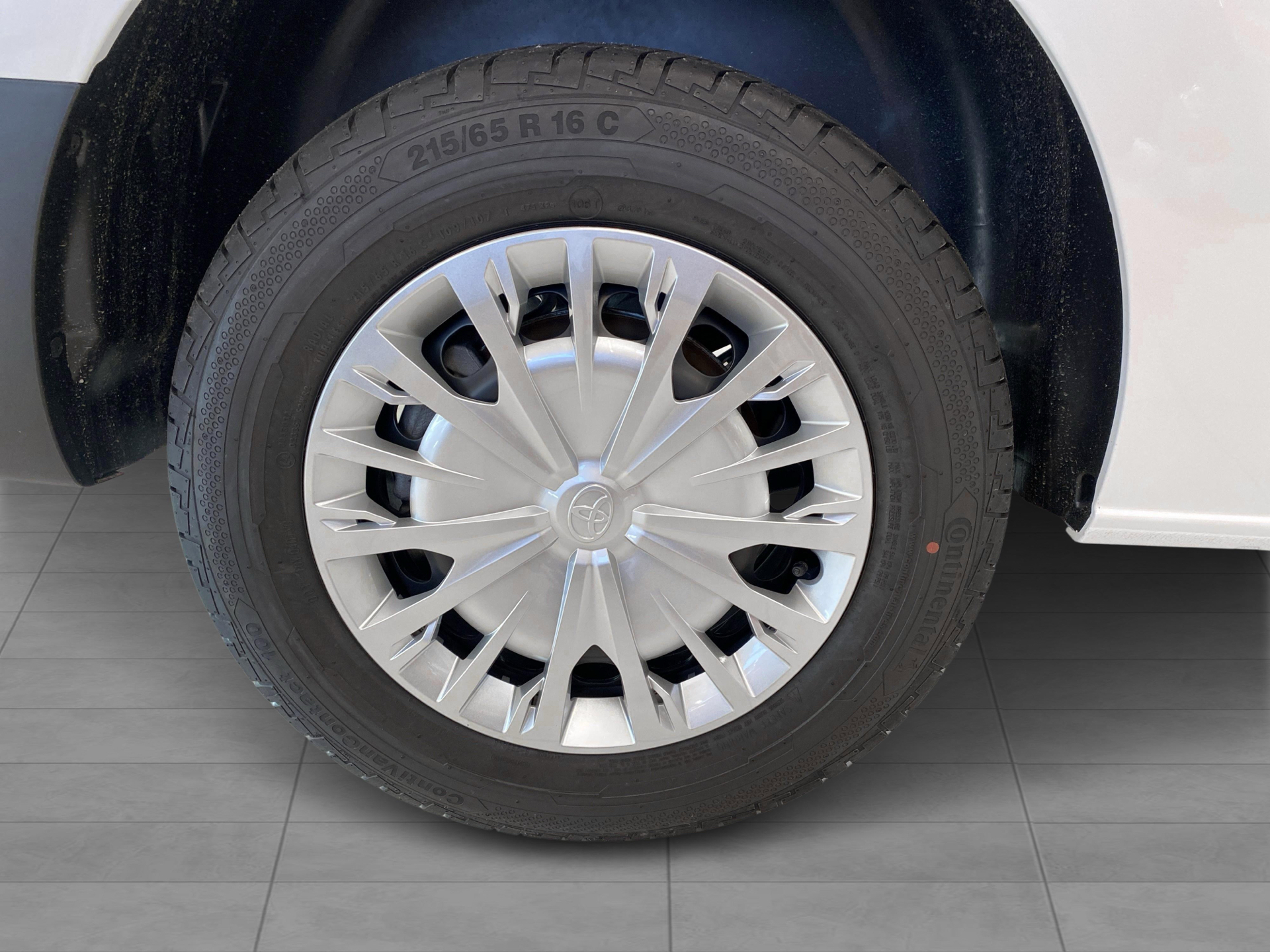 Billede af Toyota Proace Long 2,0 D Comfort Master m/Alm adskillelse - SmartCargo 144HK Van 8g Aut.