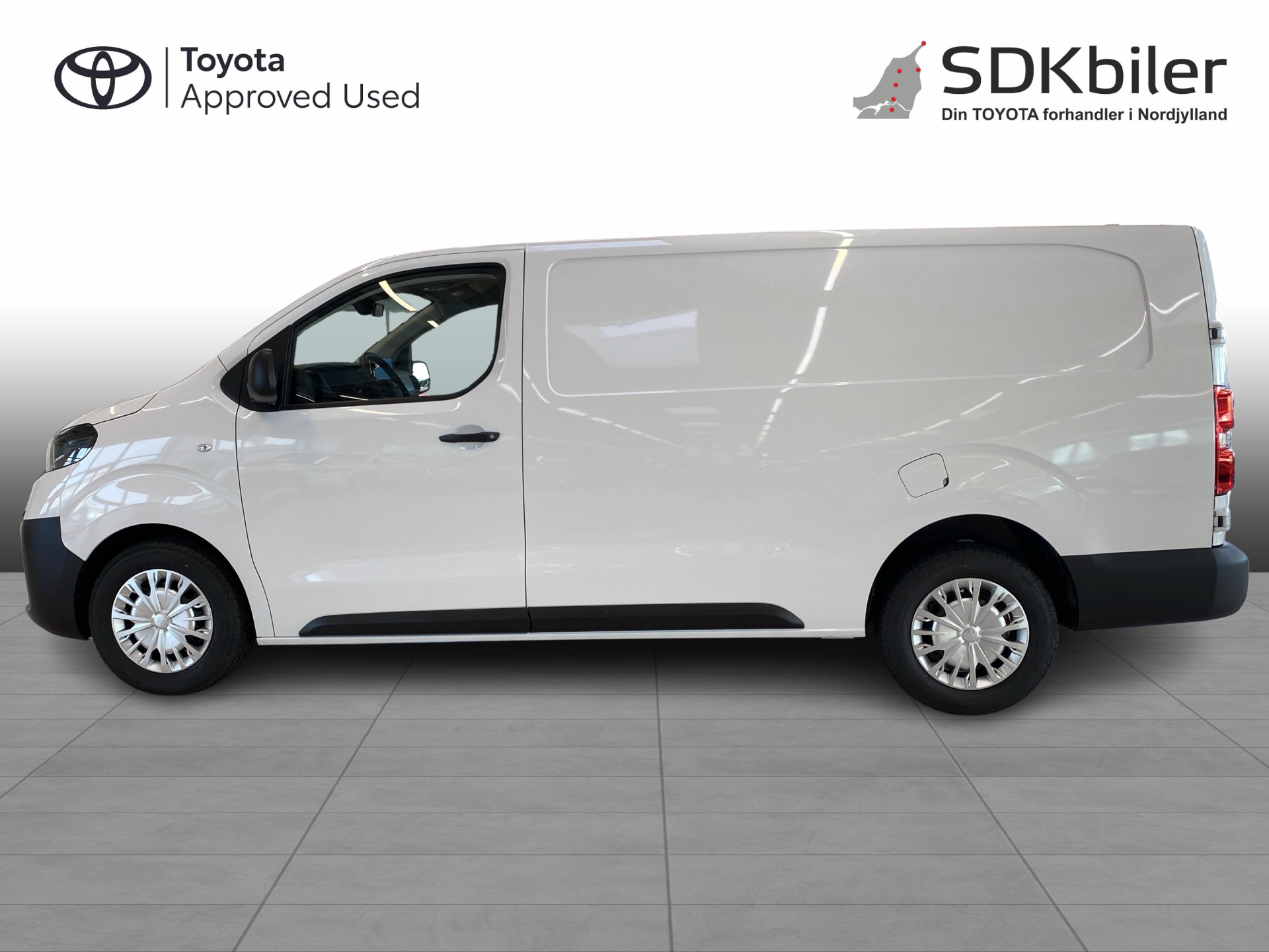 Billede af Toyota Proace Long 2,0 D Comfort Master m/Alm adskillelse - SmartCargo 144HK Van 8g Aut.