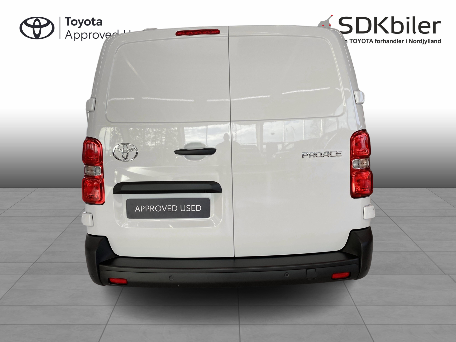 Billede af Toyota Proace Long 2,0 D Comfort Master m/Alm adskillelse - SmartCargo 144HK Van 8g Aut.