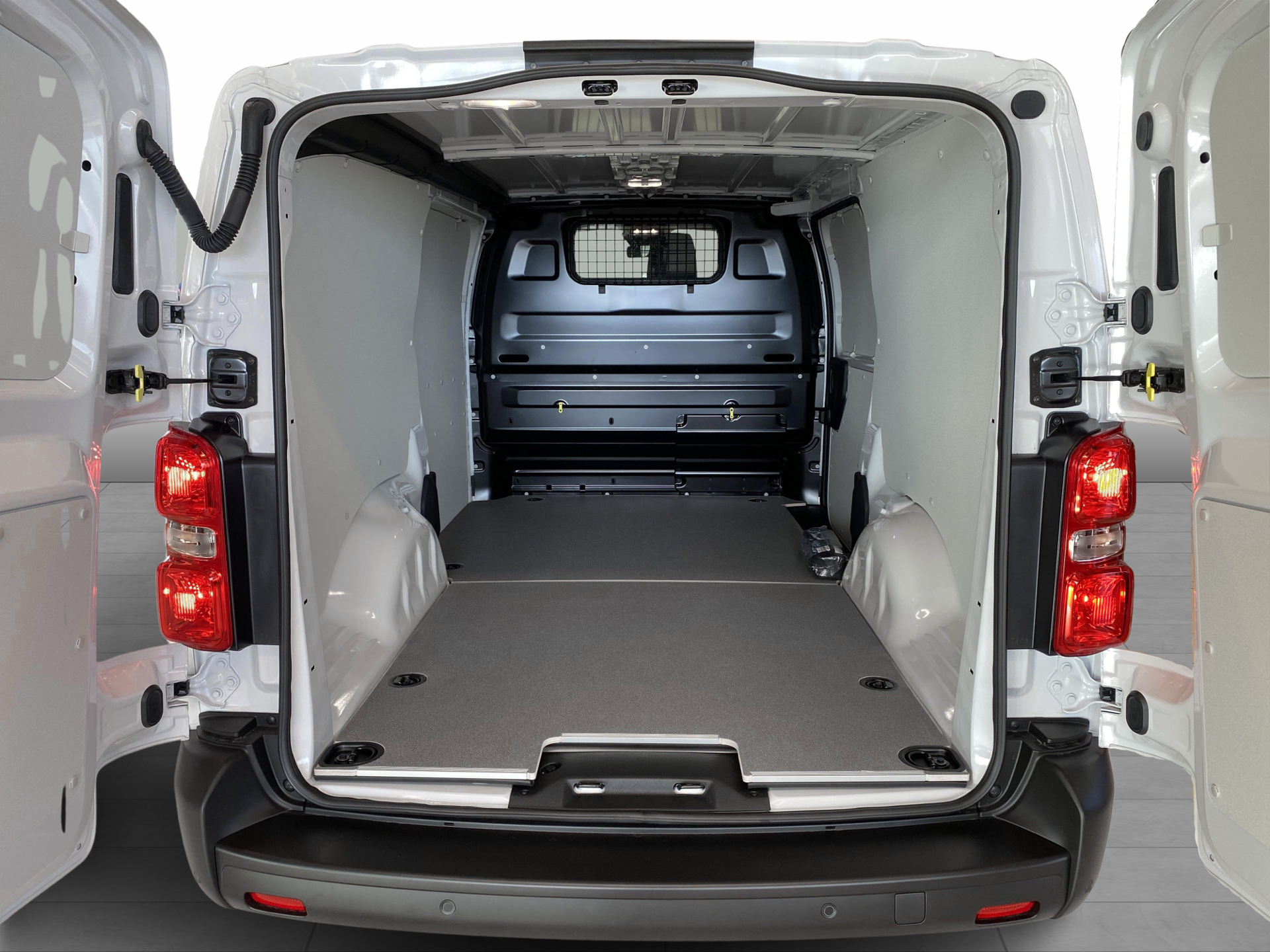 Billede af Toyota Proace Long 2,0 D Comfort Master m/Alm adskillelse - SmartCargo 144HK Van 8g Aut.