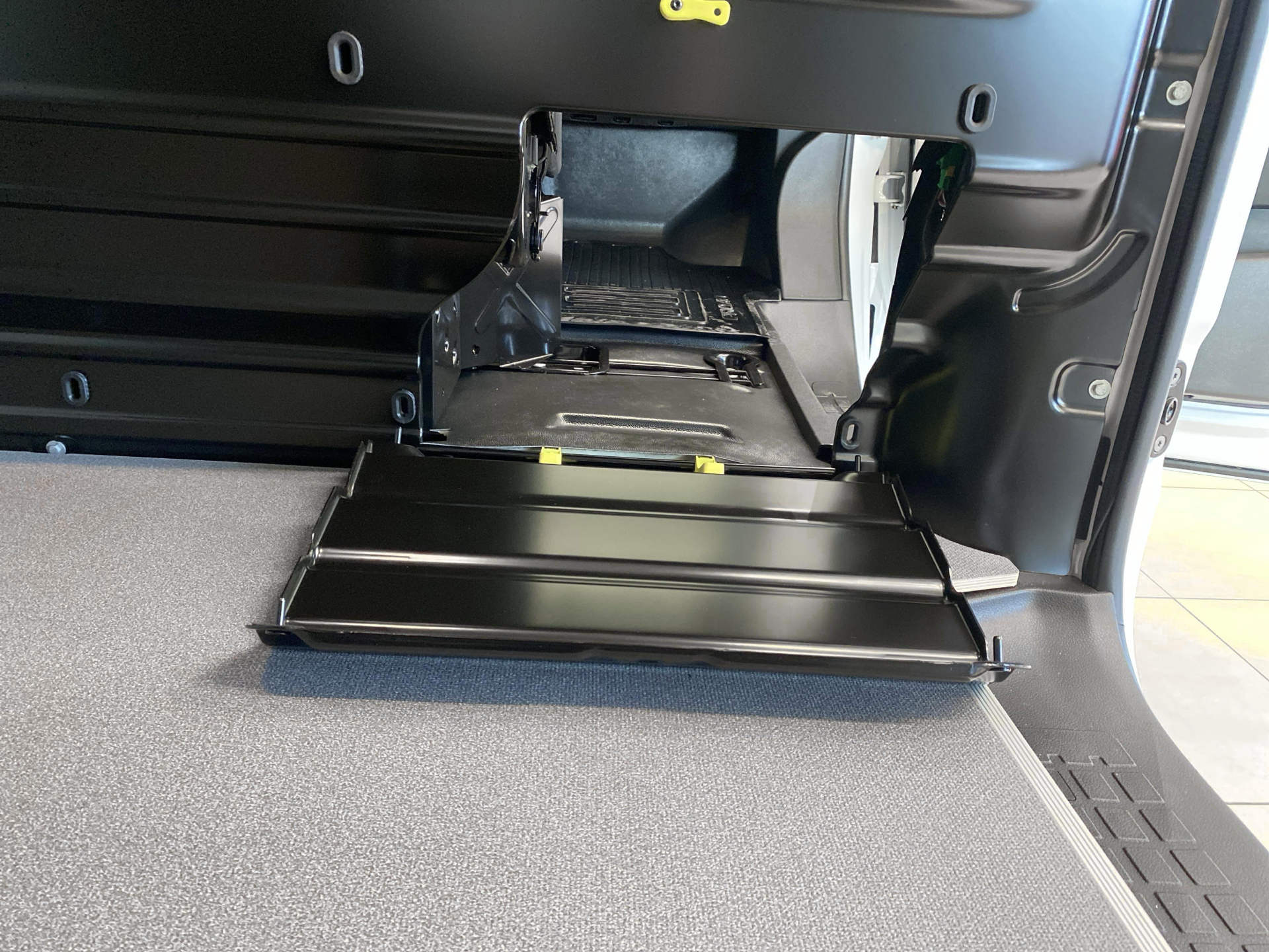 Billede af Toyota Proace Long 2,0 D Comfort Master m/Alm adskillelse - SmartCargo 144HK Van 8g Aut.