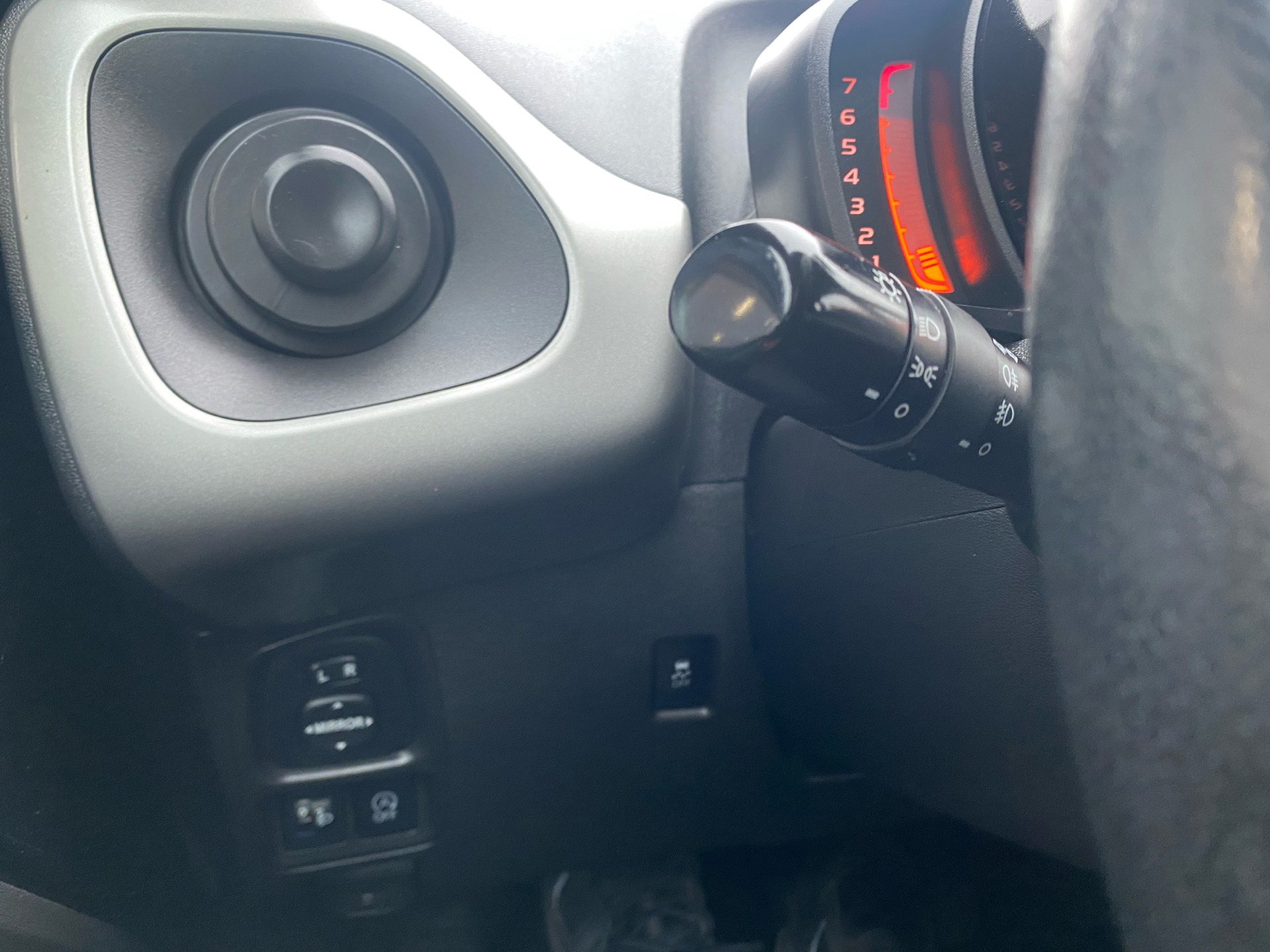 Billede af Peugeot 108 1,0 e-Vti More+ 69HK 5d