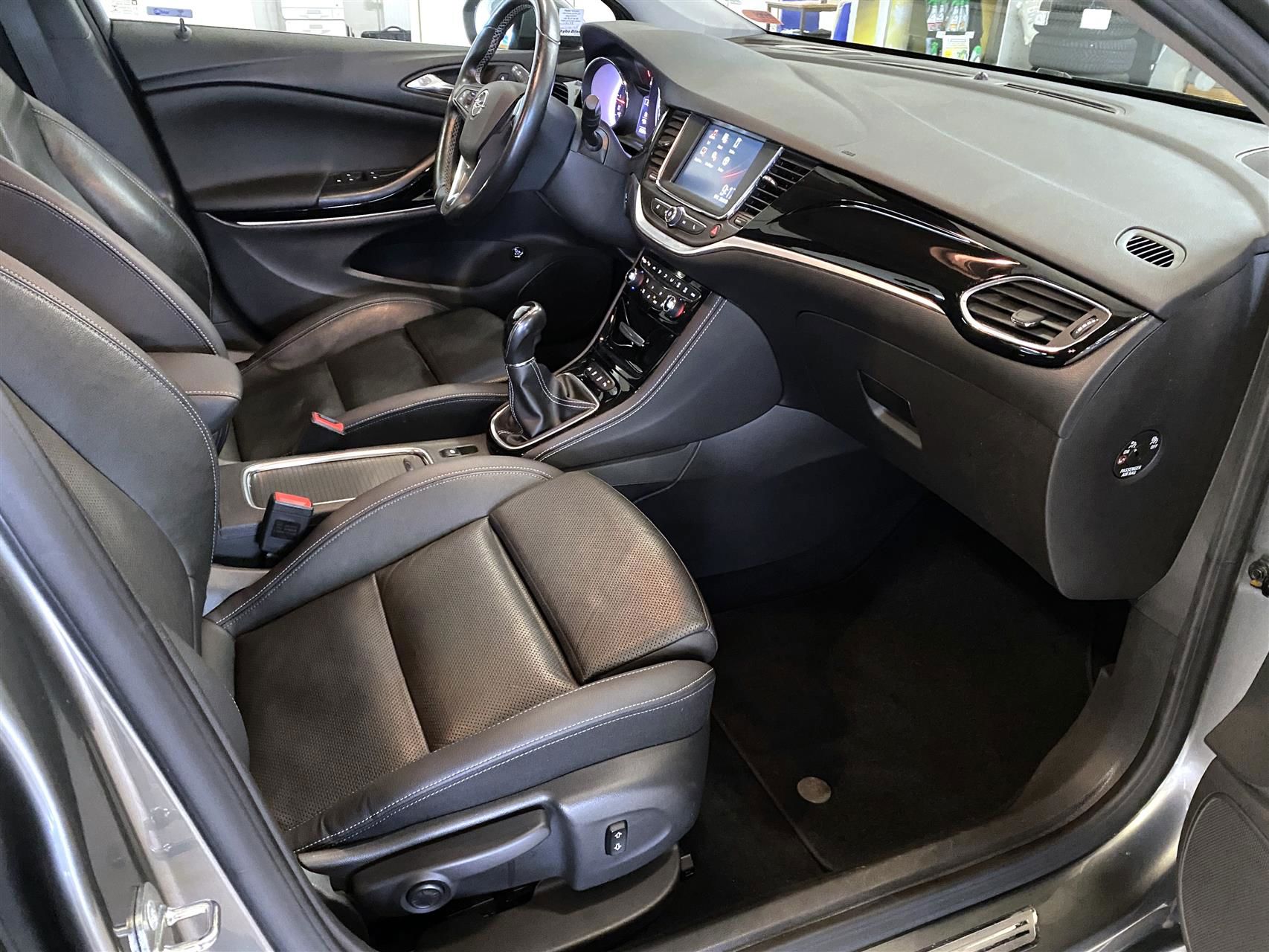 Billede af Opel Astra Sports Tourer 1,6 Turbo Innovation Start/Stop 200HK Stc 6g