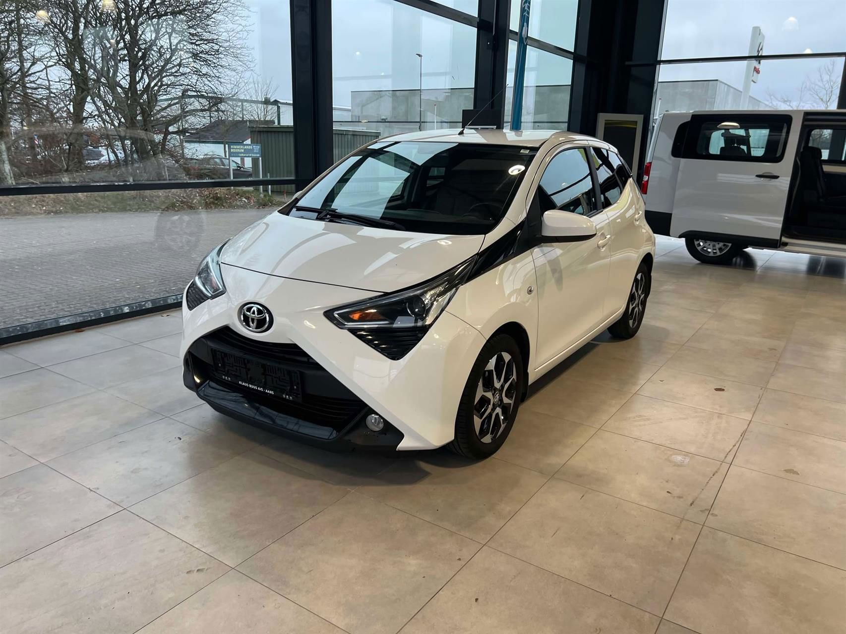 Billede af Toyota Aygo 1,0 VVT-I X-Cellence + Connect 72HK 5d