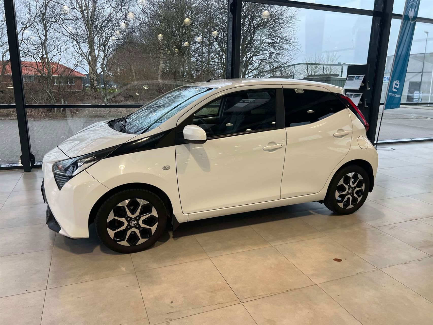 Billede af Toyota Aygo 1,0 VVT-I X-Cellence + Connect 72HK 5d