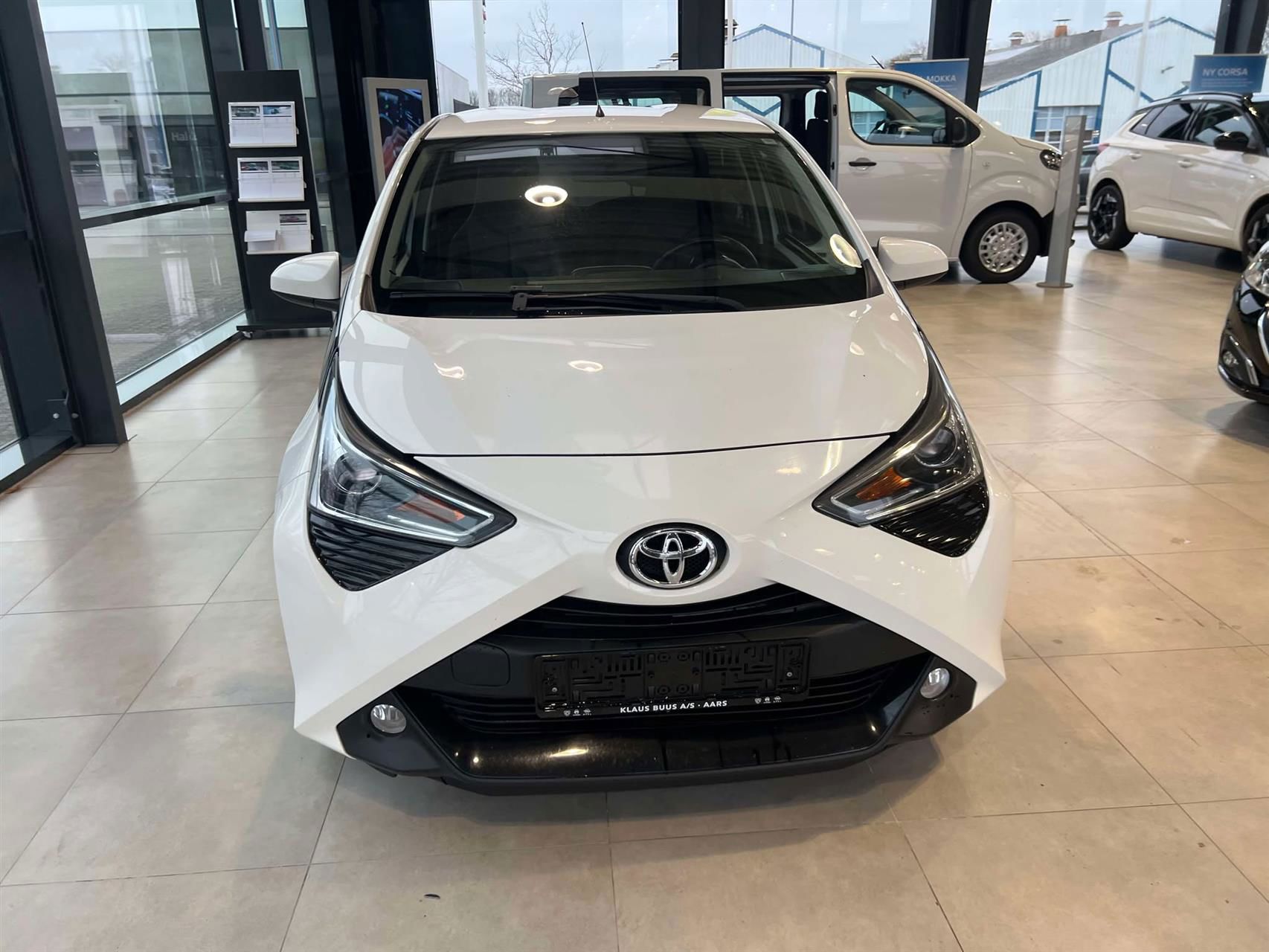 Billede af Toyota Aygo 1,0 VVT-I X-Cellence + Connect 72HK 5d