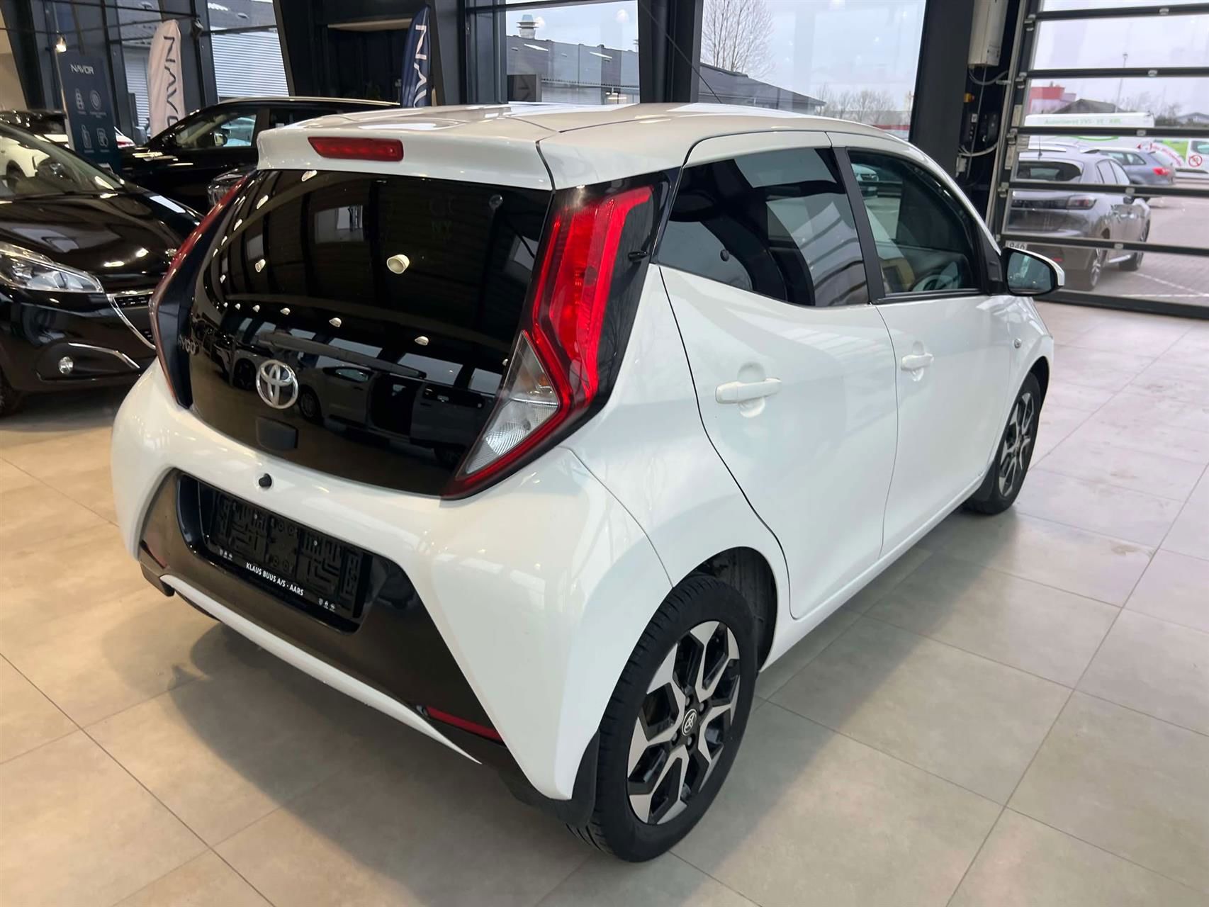 Billede af Toyota Aygo 1,0 VVT-I X-Cellence + Connect 72HK 5d
