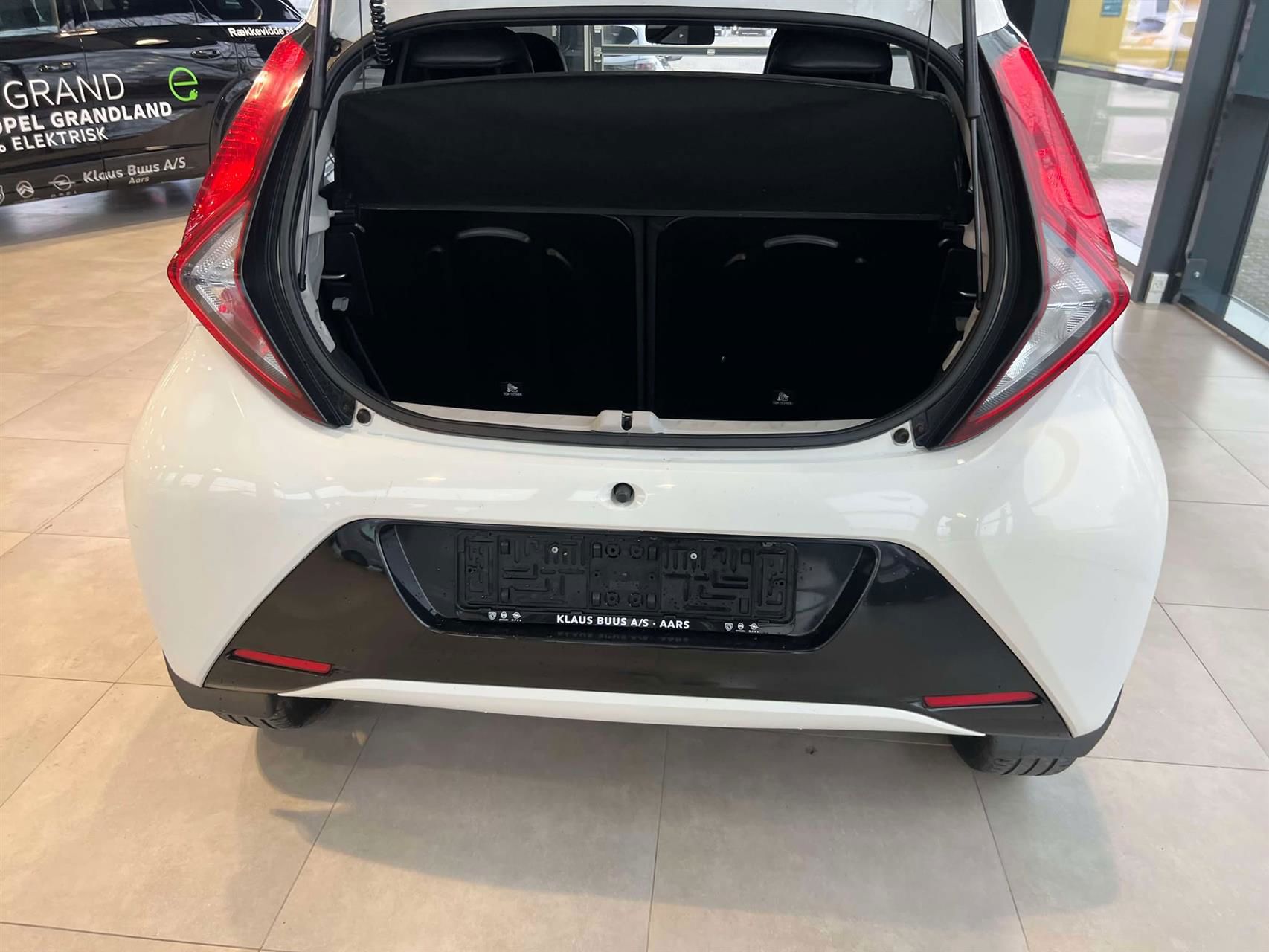 Billede af Toyota Aygo 1,0 VVT-I X-Cellence + Connect 72HK 5d
