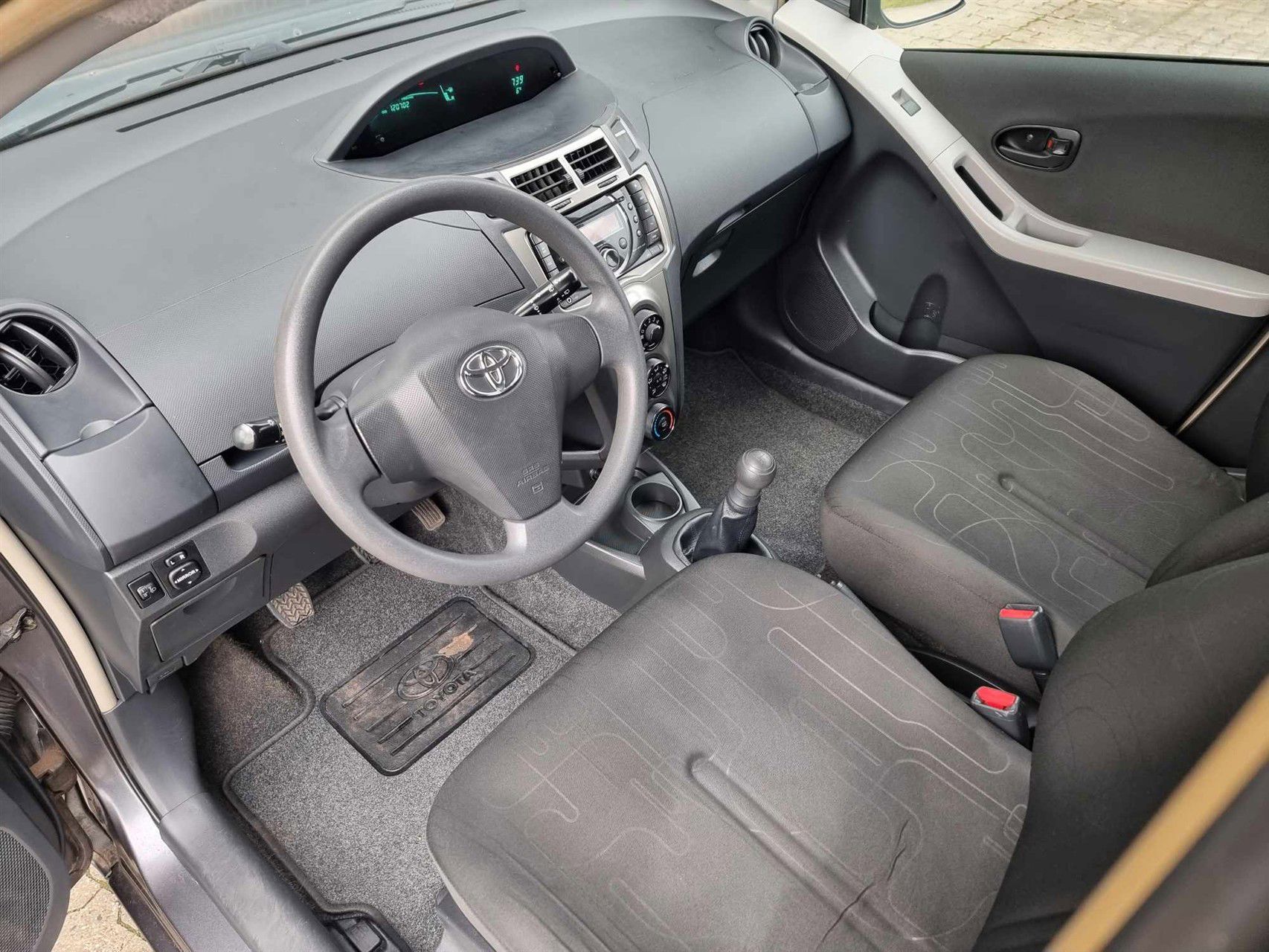 Billede af Toyota Yaris 1,0 VVT-I T1 69HK 5d