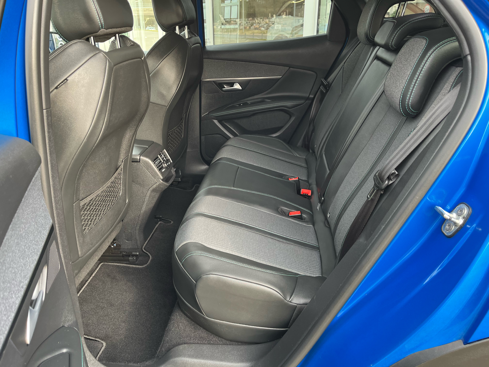 Billede af Peugeot 3008 1,6 PureTech  Plugin-hybrid Allure Pack EAT8 225HK 5d 8g Aut.