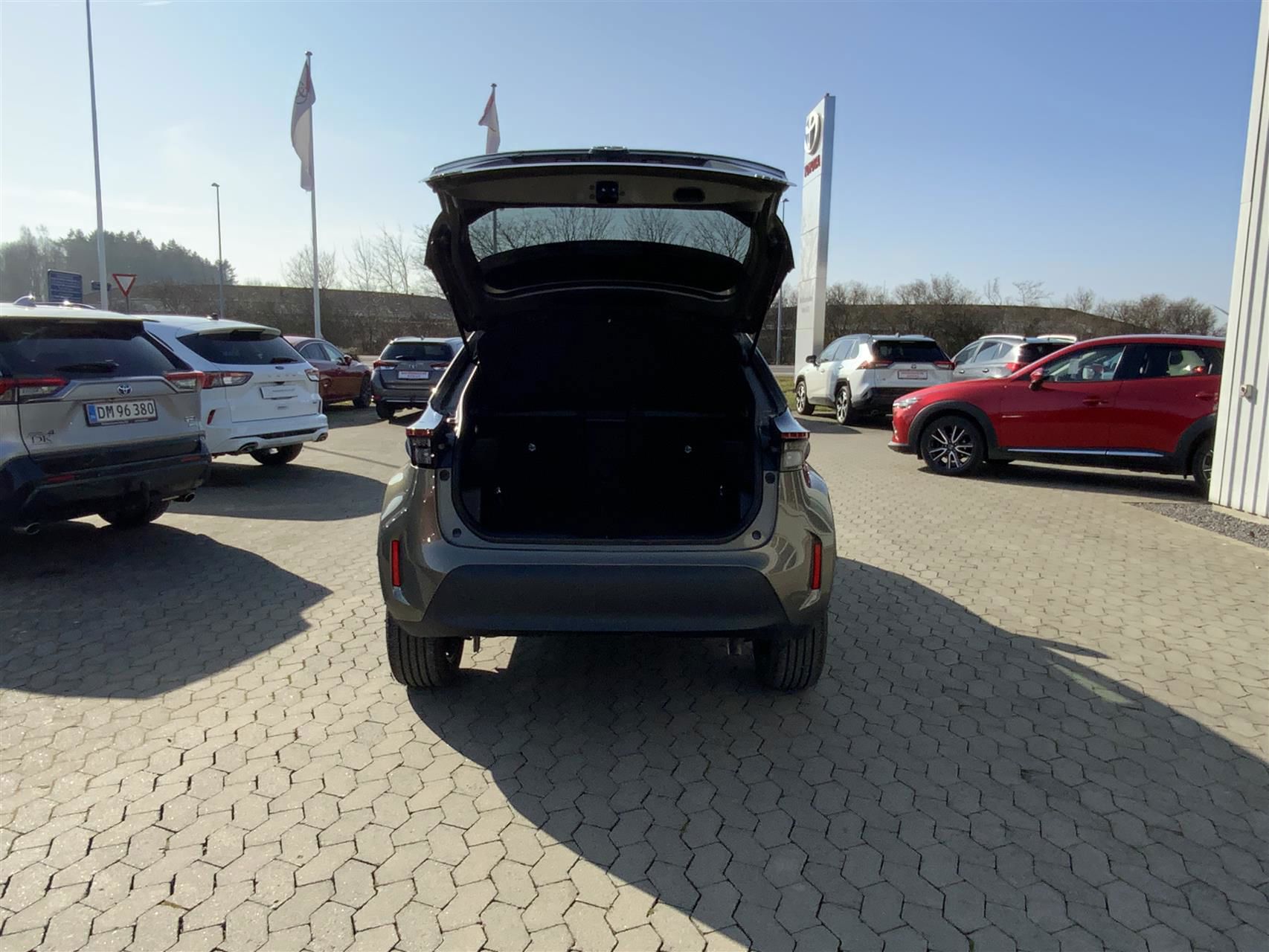 Billede af Toyota Yaris Cross 1,5 Hybrid Style Comfort 116HK 5d Trinl. Gear