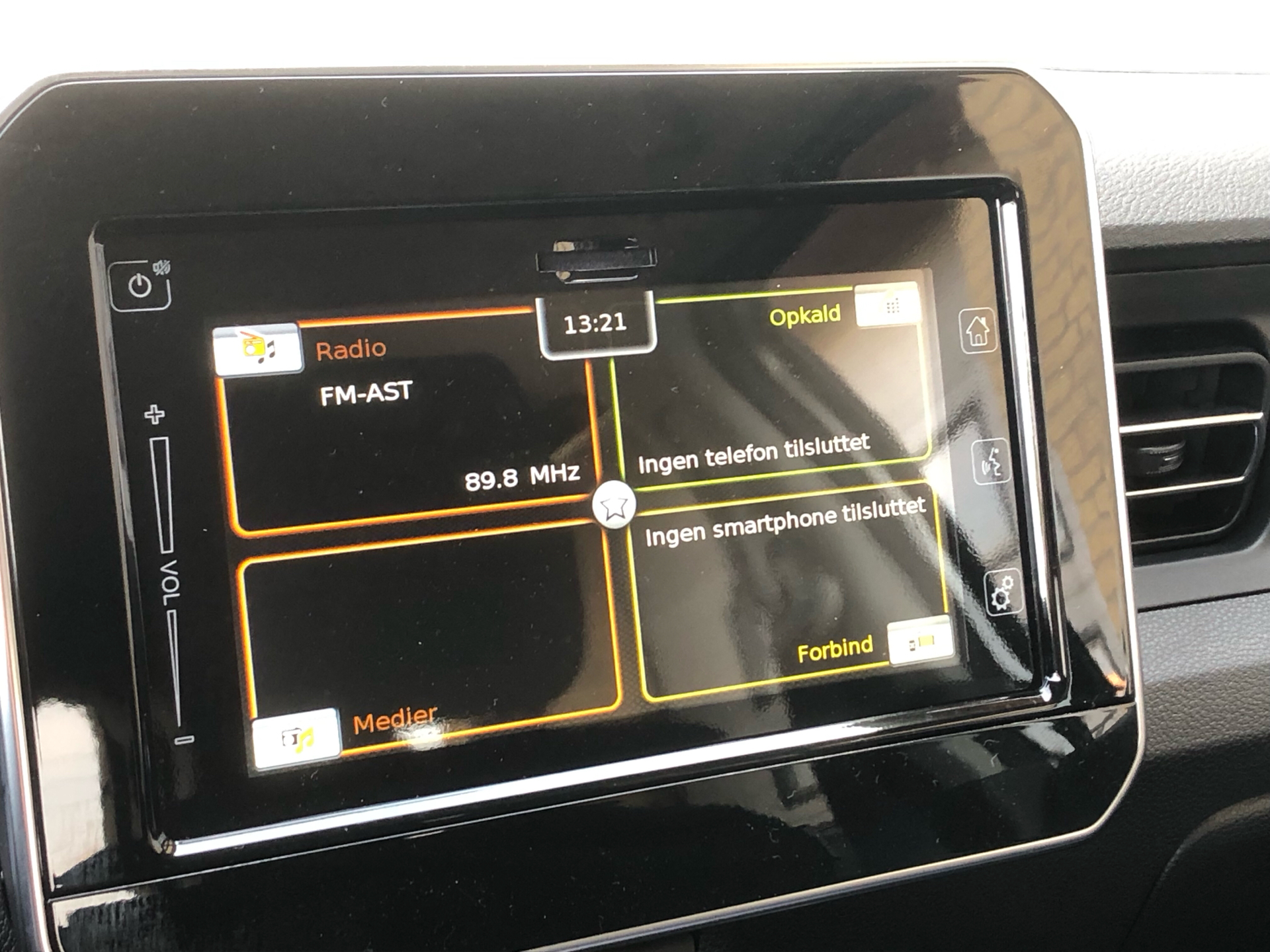 Billede af Suzuki Ignis 1,2 Dualjet  Mild hybrid Active AEB Hybrid CVT 83HK 5d Aut.