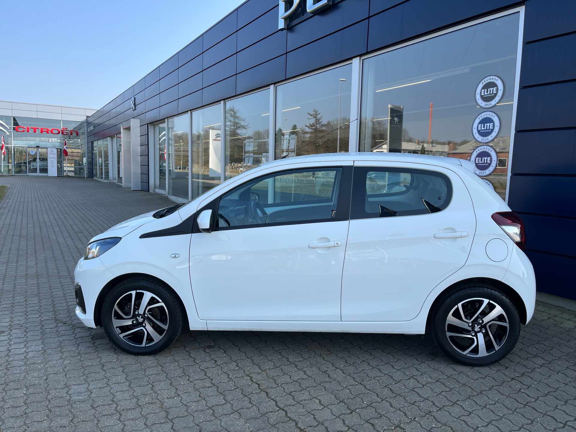 Billede af Peugeot 108 1,0 e-Vti Infinity 72HK 5d