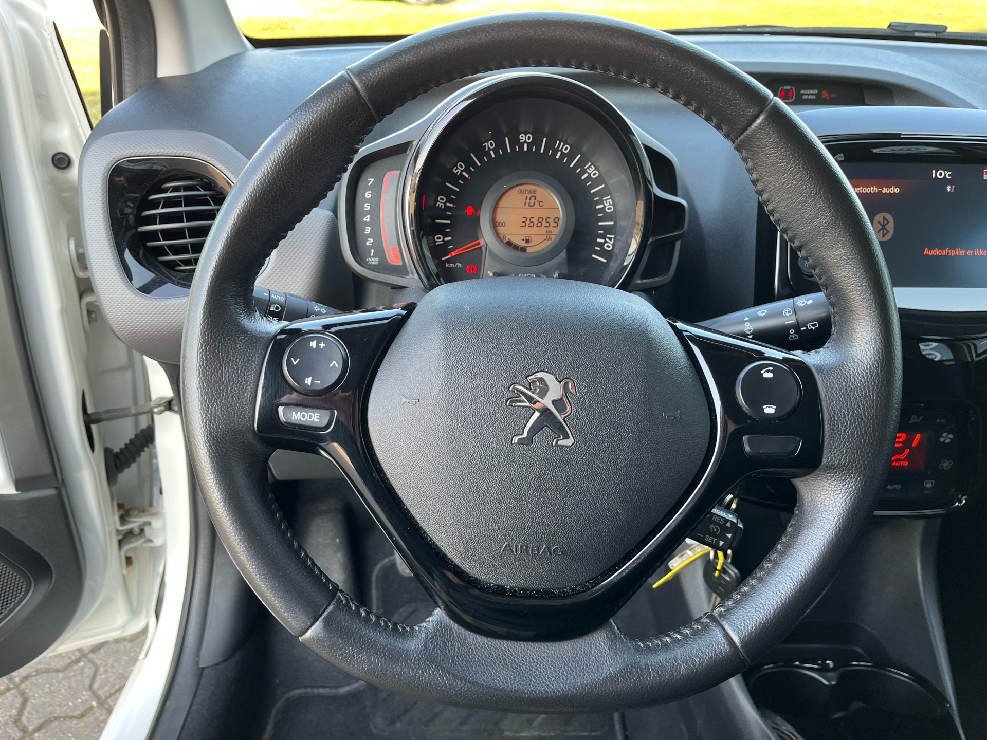 Billede af Peugeot 108 1,0 e-Vti Infinity 72HK 5d