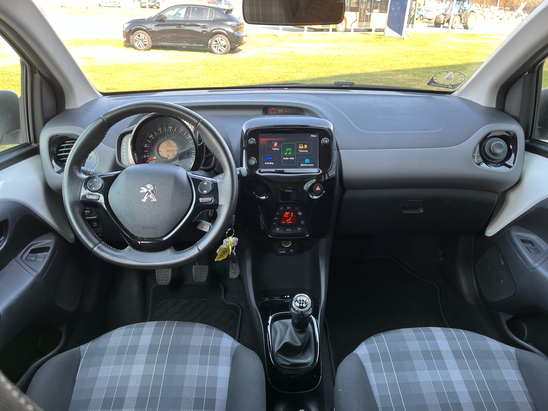 Billede af Peugeot 108 1,0 e-Vti Infinity 72HK 5d