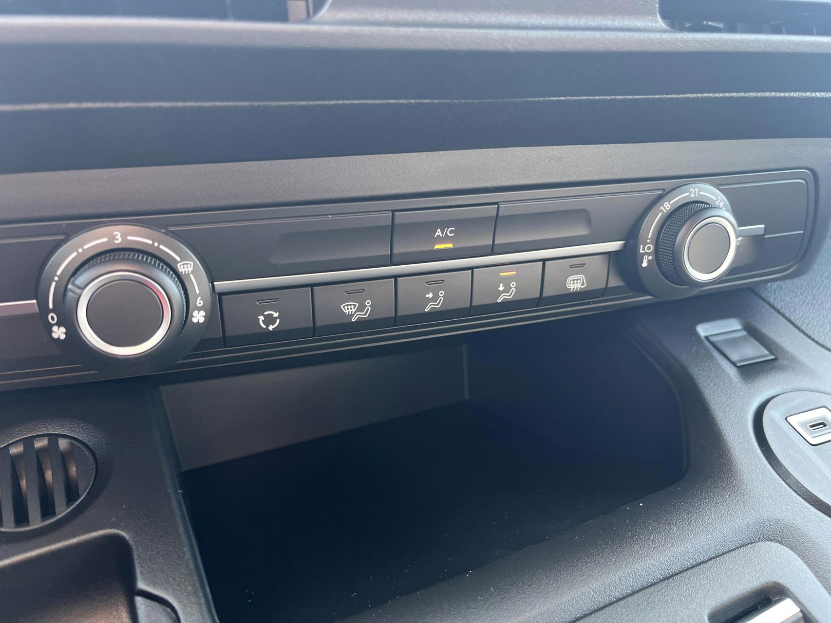 Billede af Toyota Proace City Electric Medium EL Comfort Master 1 Skydedør 136HK Van Aut.