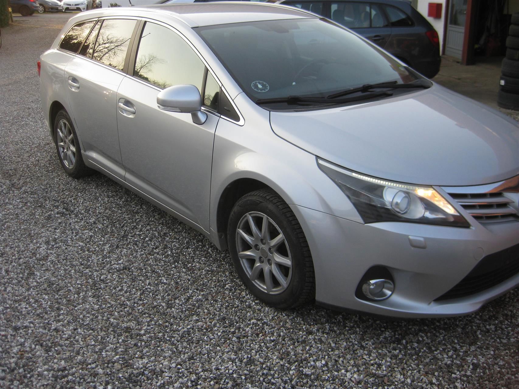 Billede af Toyota Avensis 1,8 VVT-I TX 147HK Stc 6g