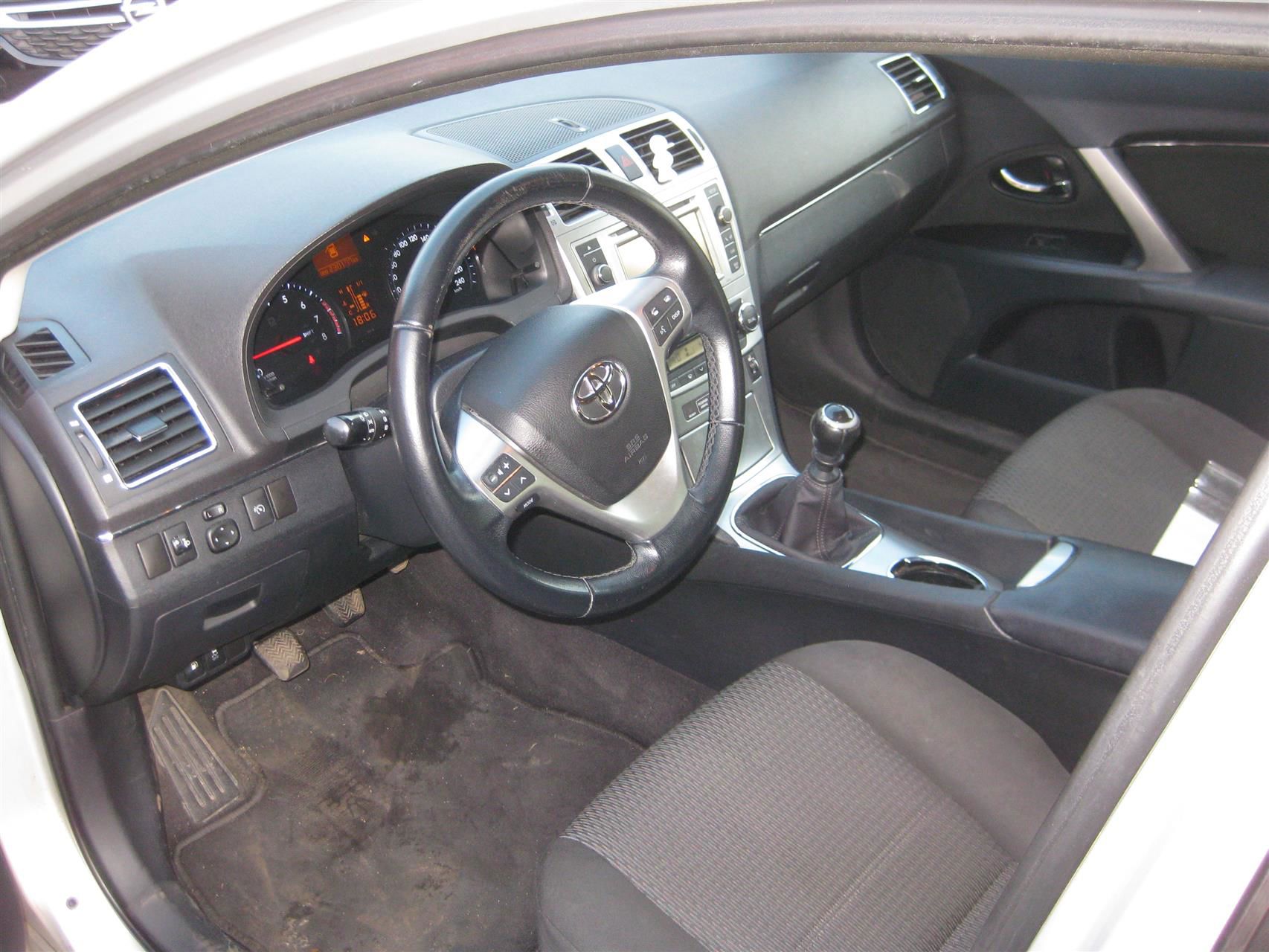 Billede af Toyota Avensis 1,8 VVT-I TX 147HK Stc 6g