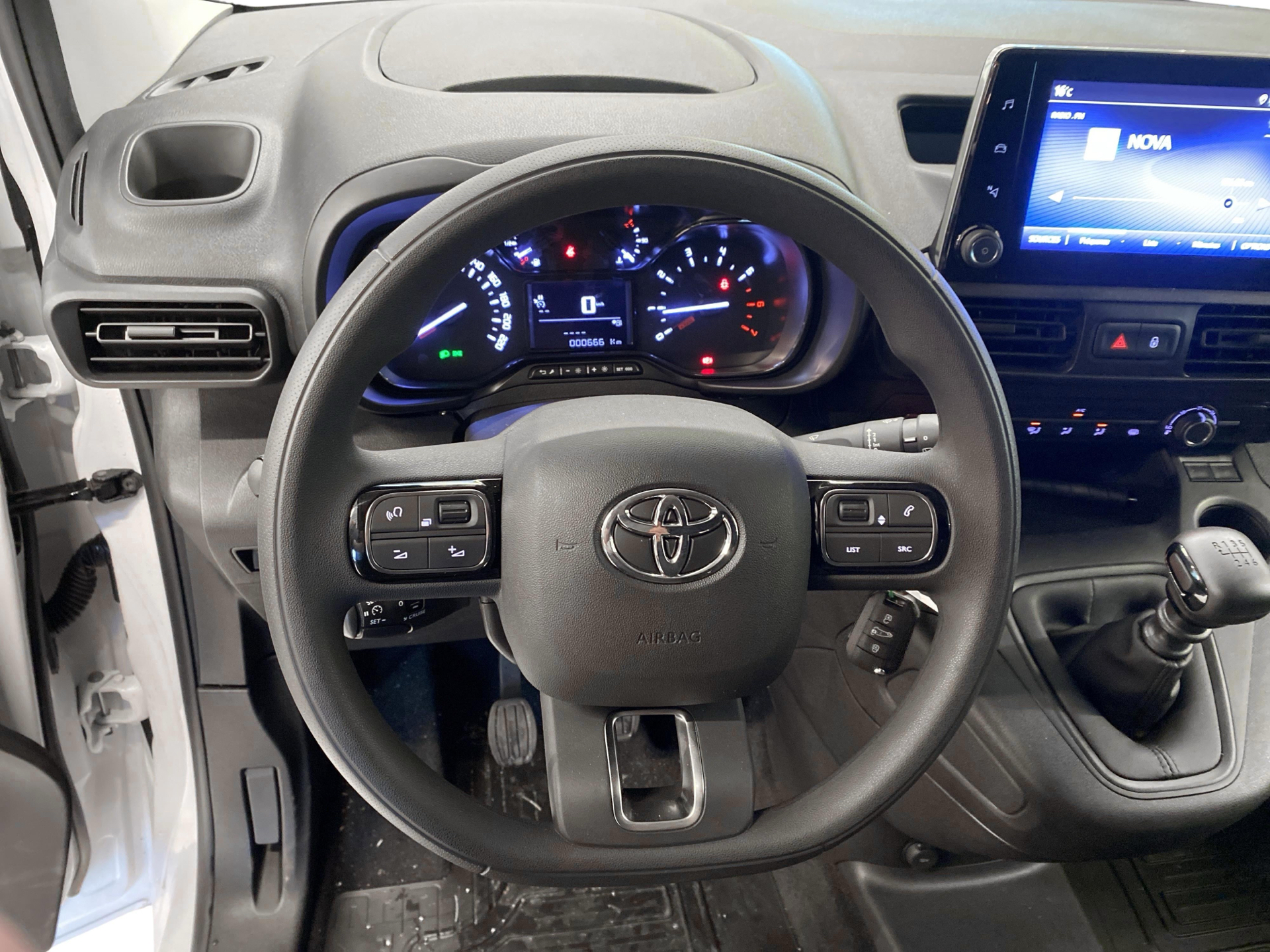 Billede af Toyota Proace City Long 1,5 D Comfort Smart Active Vision Dobbelt Bagdør 102HK Van