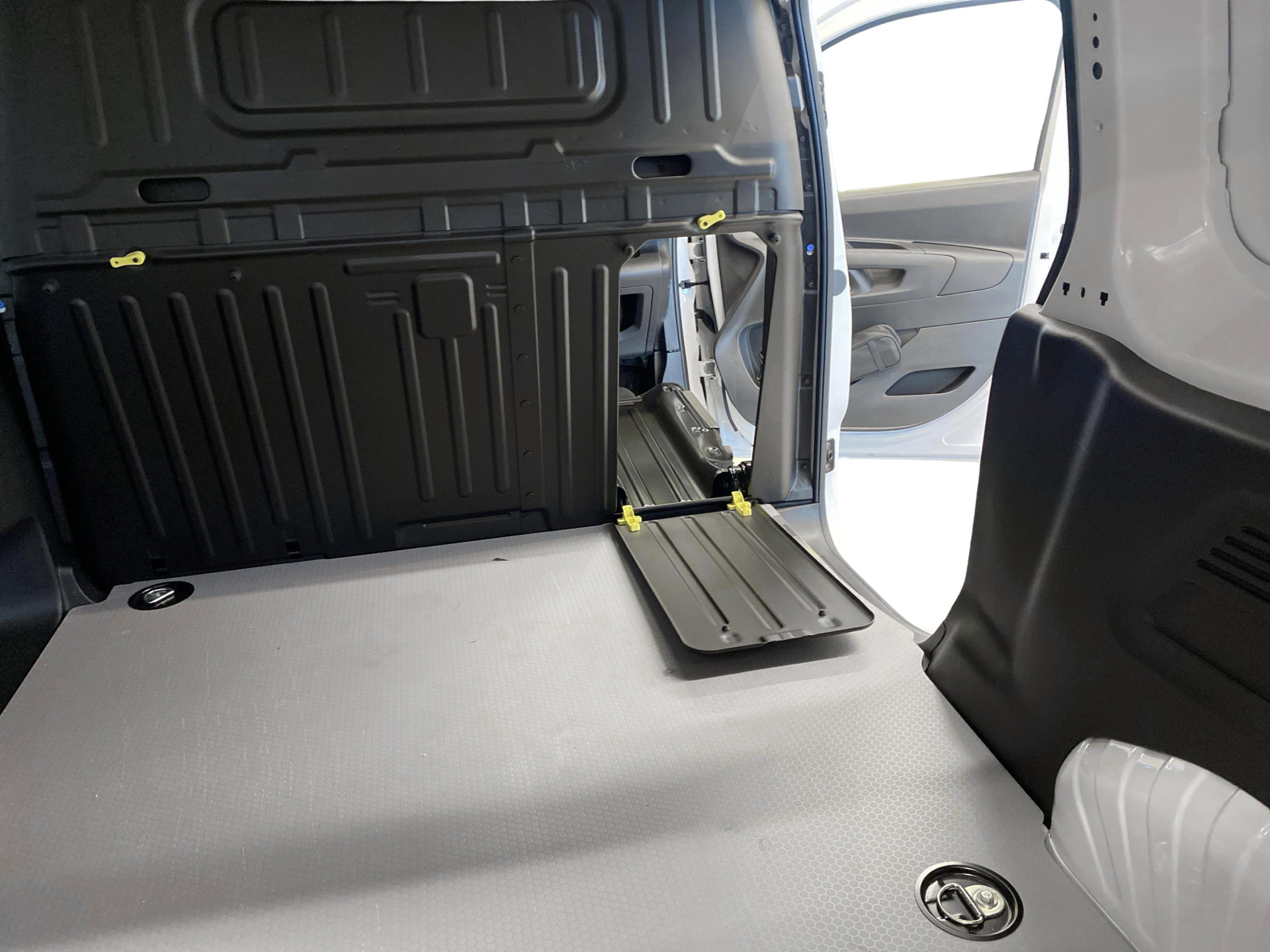 Billede af Toyota Proace City Long 1,5 D Comfort Smart Active Vision Dobbelt Bagdør 102HK Van