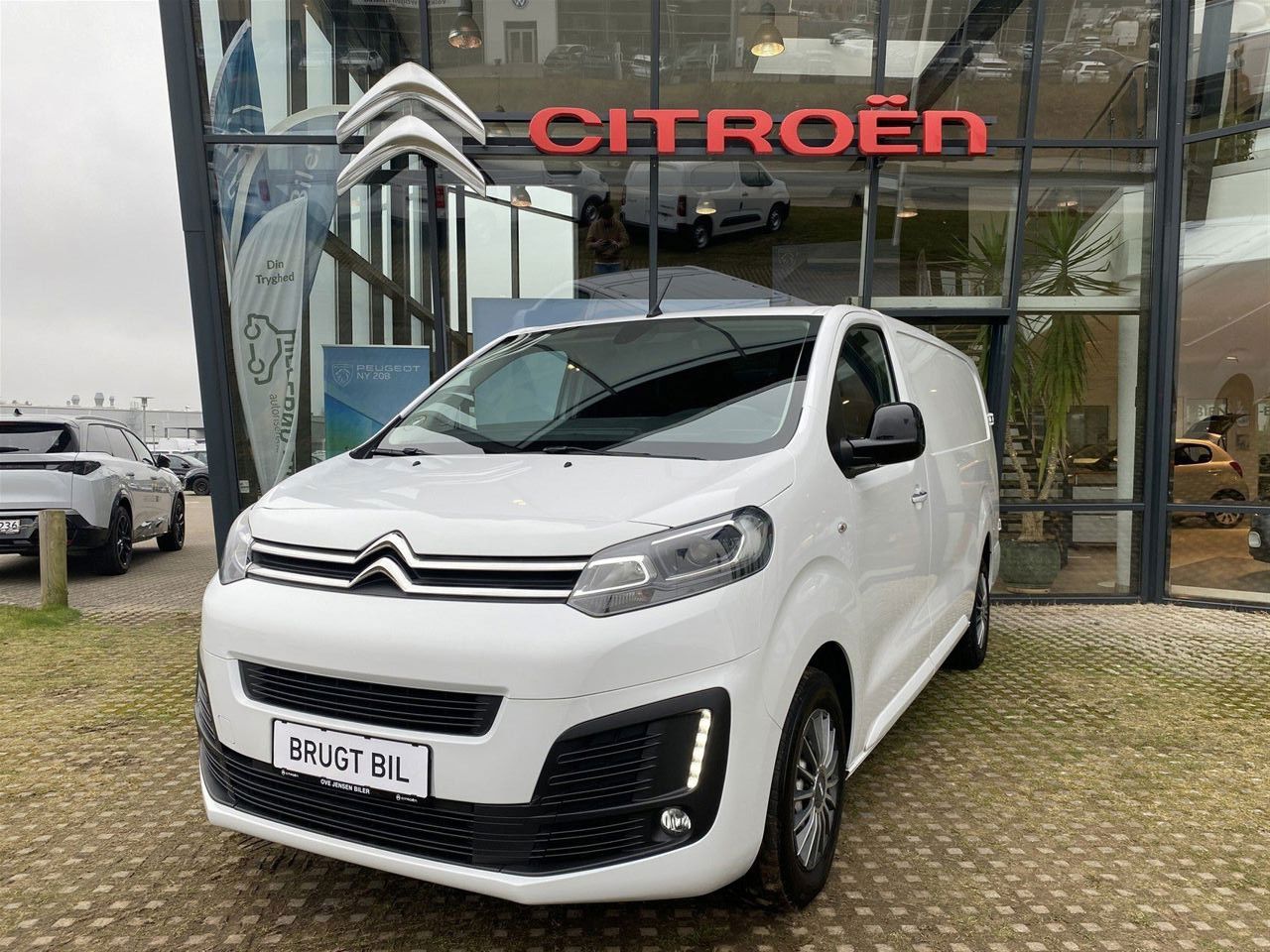 Billede af Citroën Jumpy L3 2,0 Blue HDi Masterline EAT8 180HK Van 8g Aut.