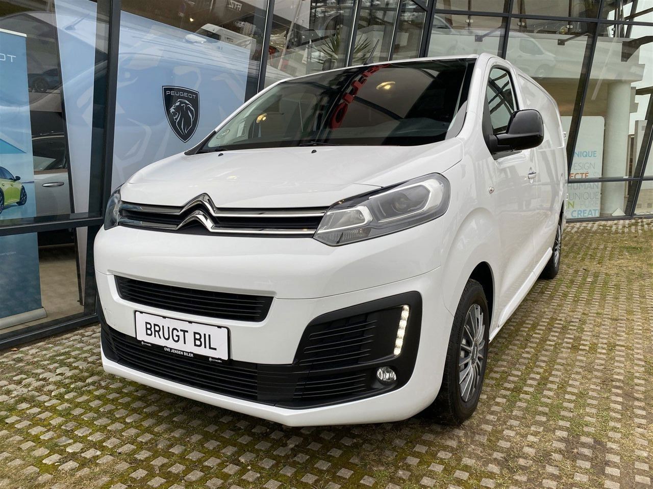 Billede af Citroën Jumpy L3 2,0 Blue HDi Masterline EAT8 180HK Van 8g Aut.