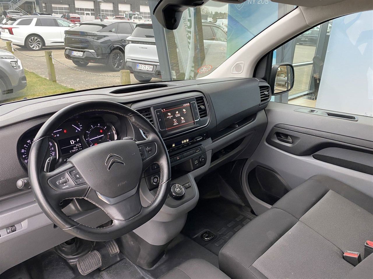 Billede af Citroën Jumpy L3 2,0 Blue HDi Masterline EAT8 180HK Van 8g Aut.