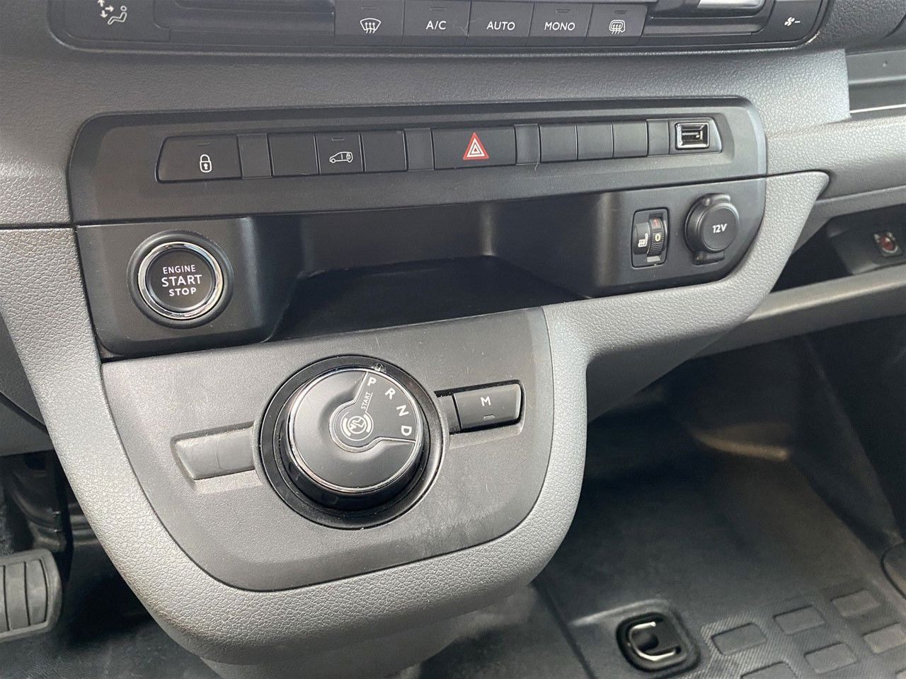 Billede af Citroën Jumpy L3 2,0 Blue HDi Masterline EAT8 180HK Van 8g Aut.