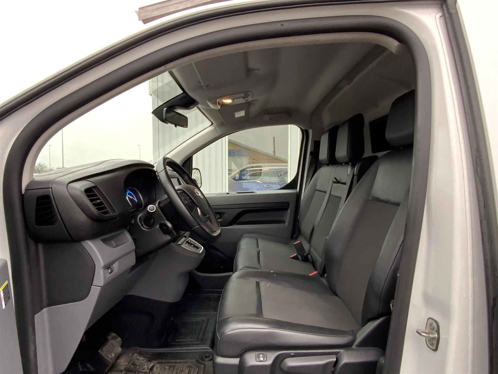 Billede af Toyota Proace Electric Long EL Comfort Masterpakke m/Dobbelt bagdør 136HK Van Aut.