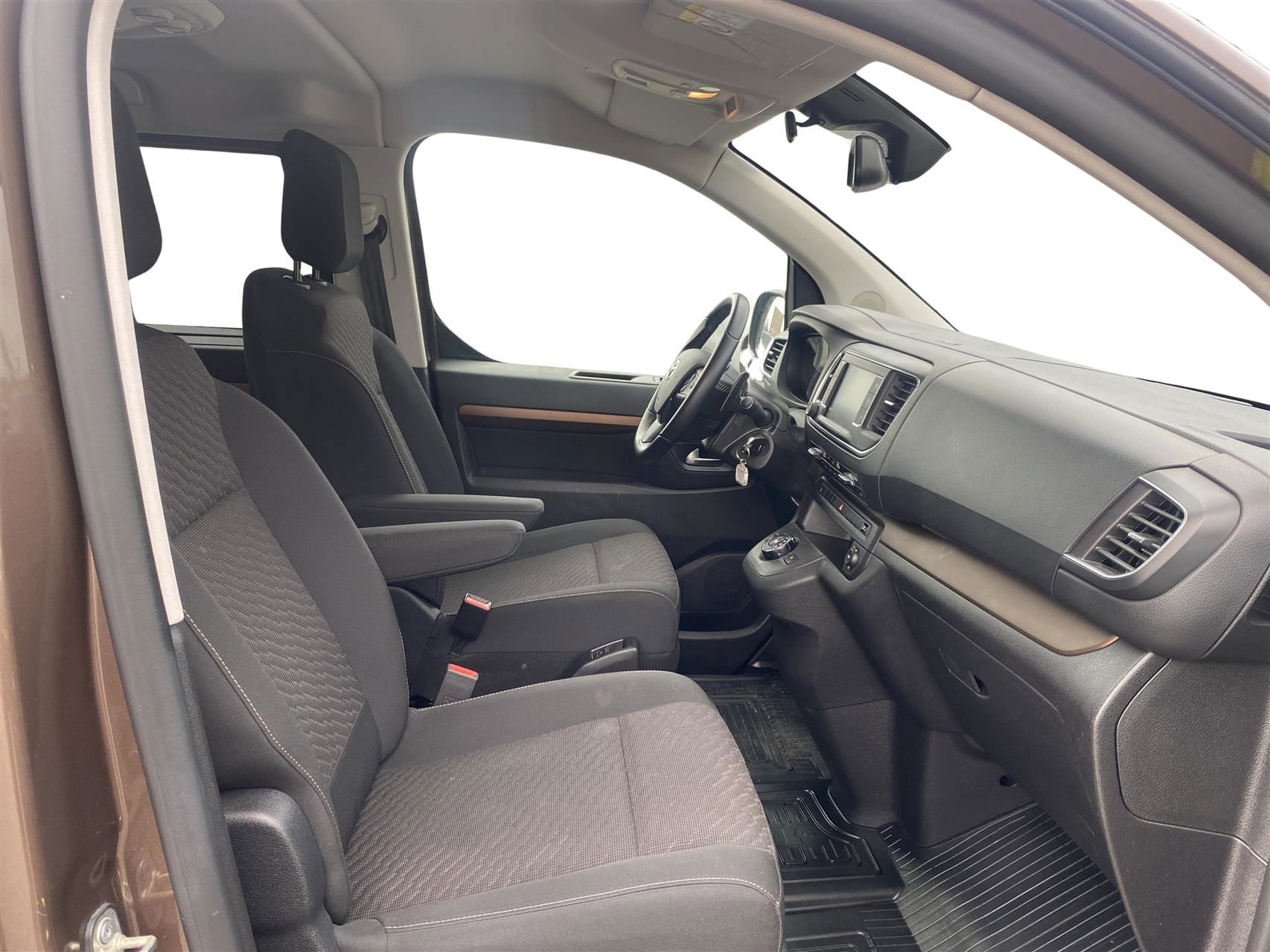 Billede af Toyota Proace Verso Long 2,0 D Family Skydedør, bagklap 177HK 8g Aut.