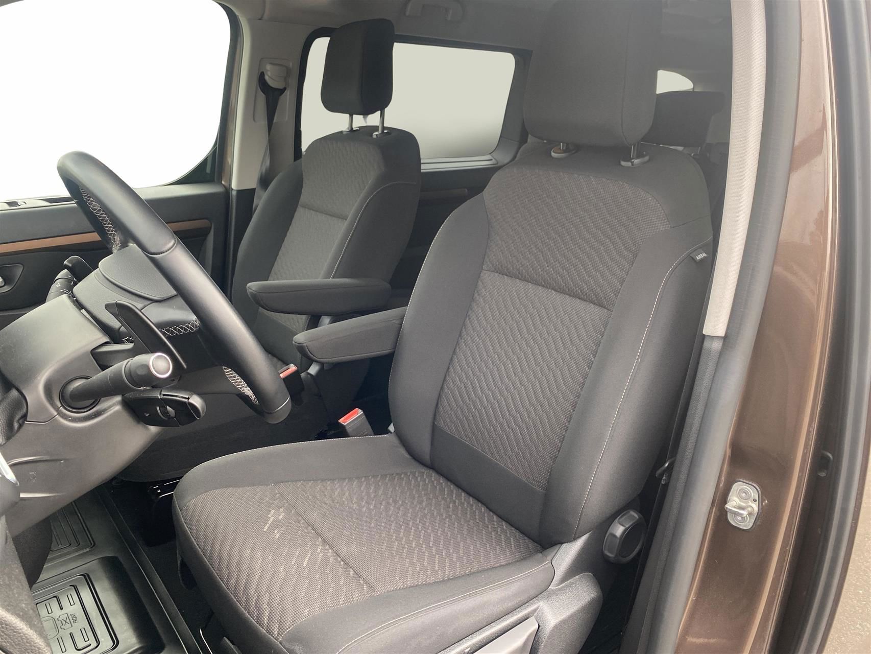Billede af Toyota Proace Verso Long 2,0 D Family Skydedør, bagklap 177HK 8g Aut.