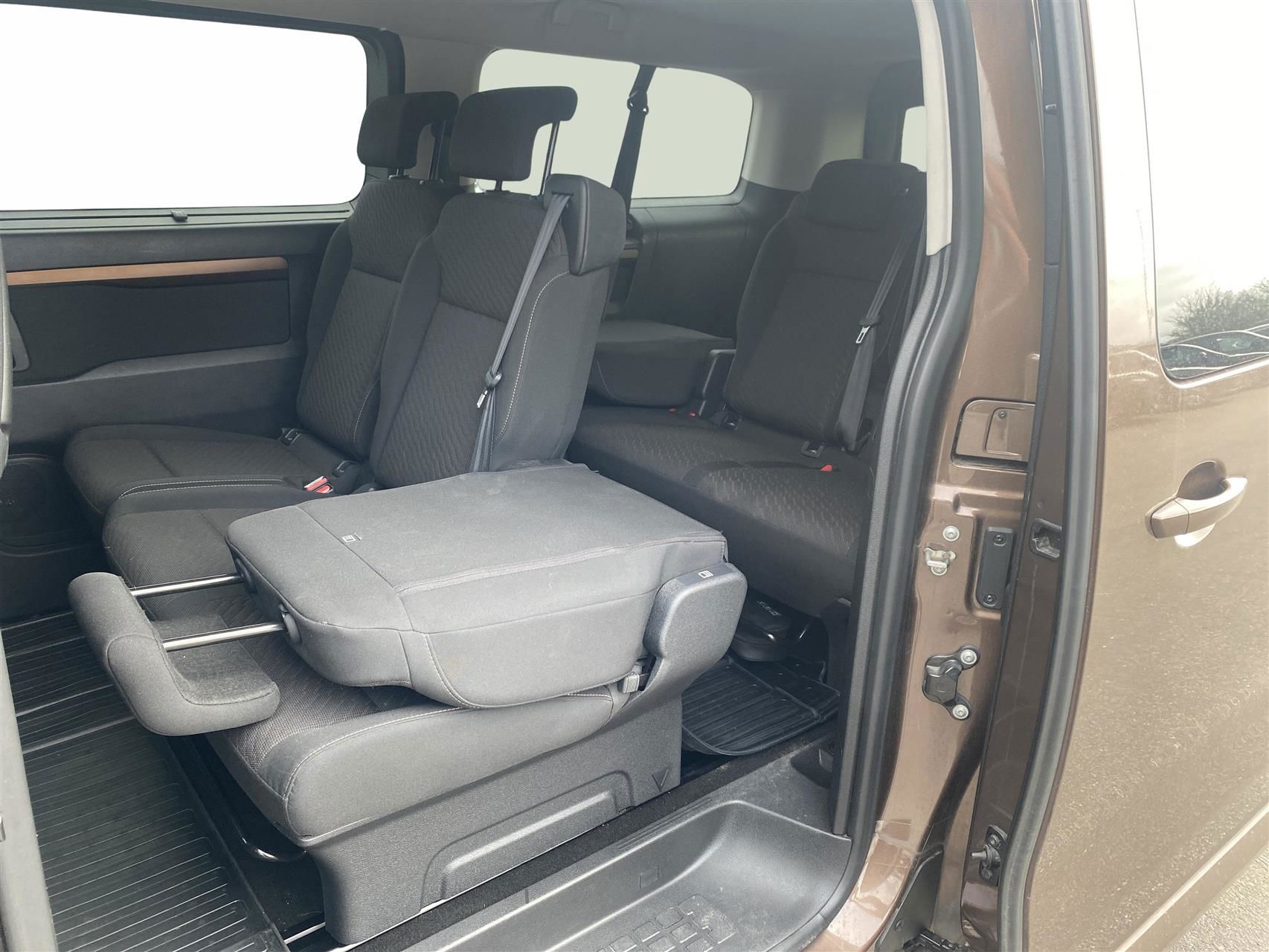 Billede af Toyota Proace Verso Long 2,0 D Family Skydedør, bagklap 177HK 8g Aut.