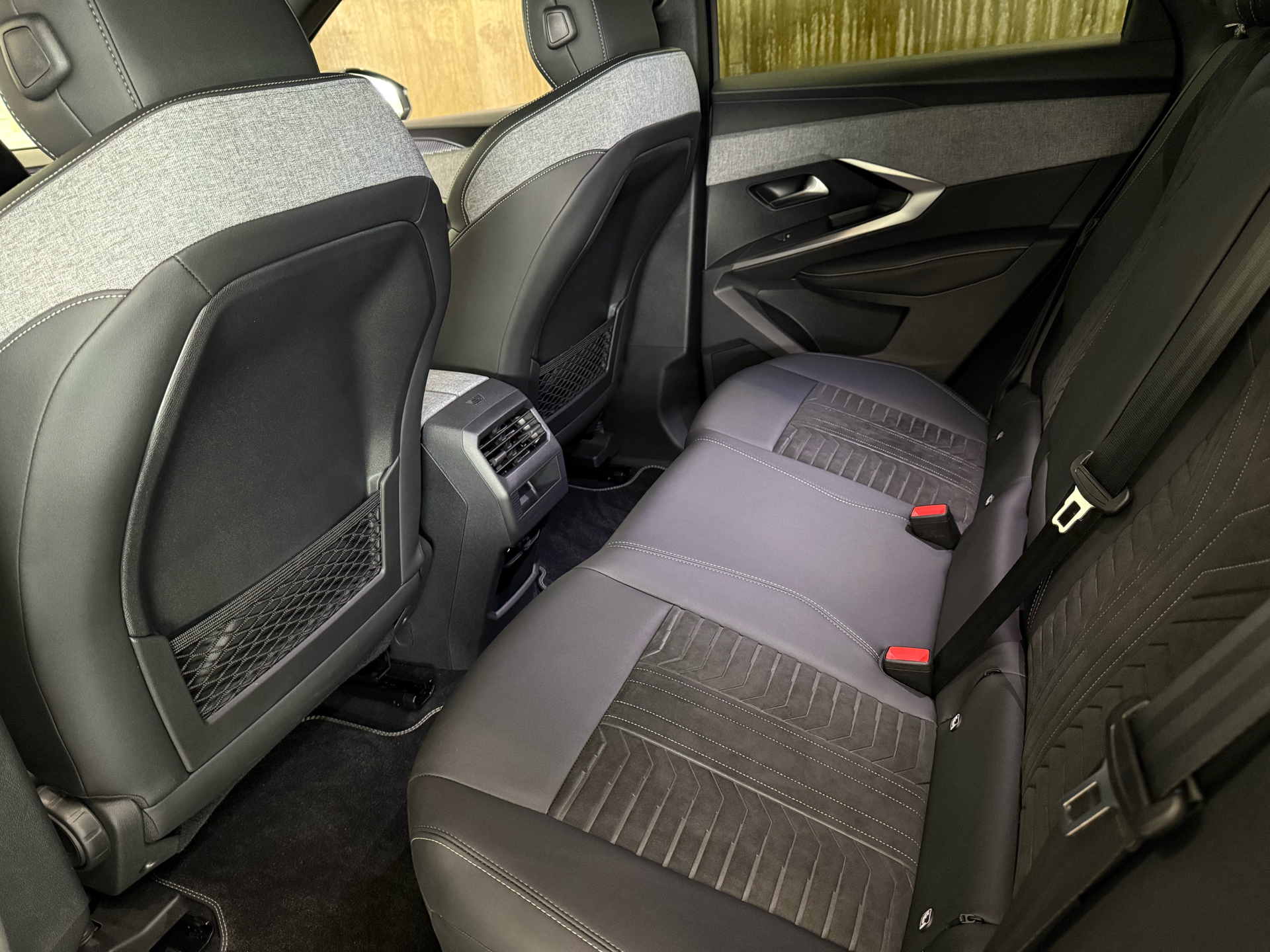 Billede af Peugeot e-3008 EL GT Pack 210HK 5d Aut.