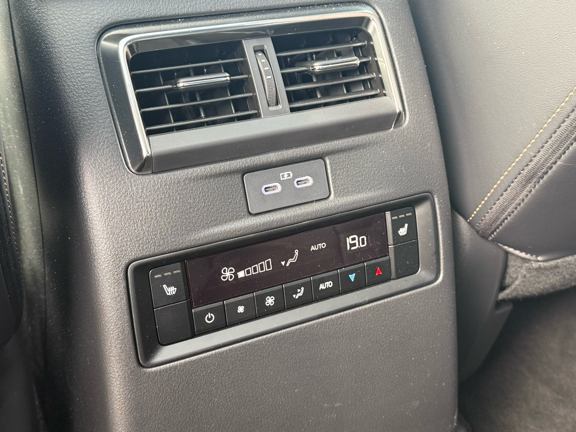 Billede af Mazda CX-80 2,5 e-Skyactiv-G  Hybrid Homura Plus AWD 327HK 5d 8g Aut.