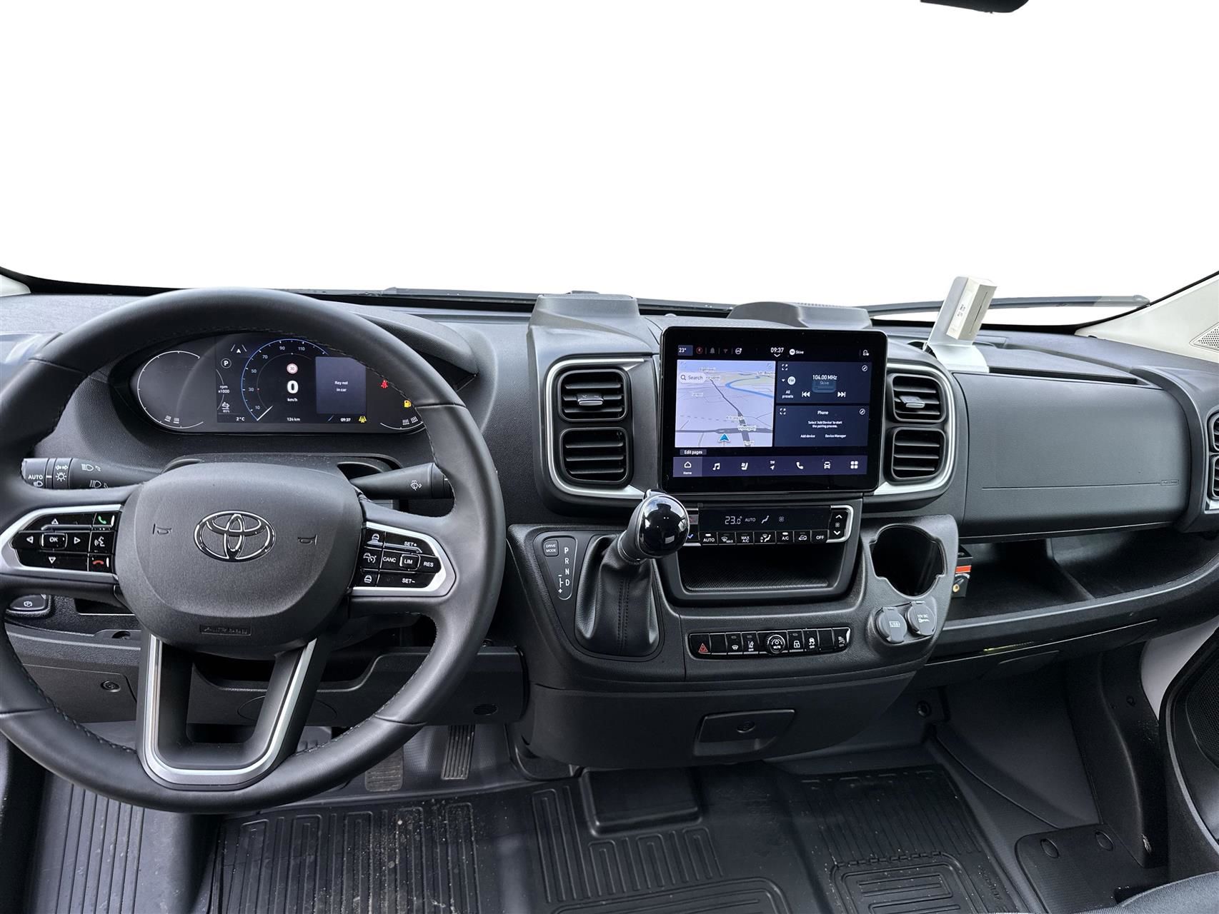 Billede af Toyota Proace Max Medium 2,2 D Comfort Master To skydedør m. højt tag 140HK Van 8g Aut.