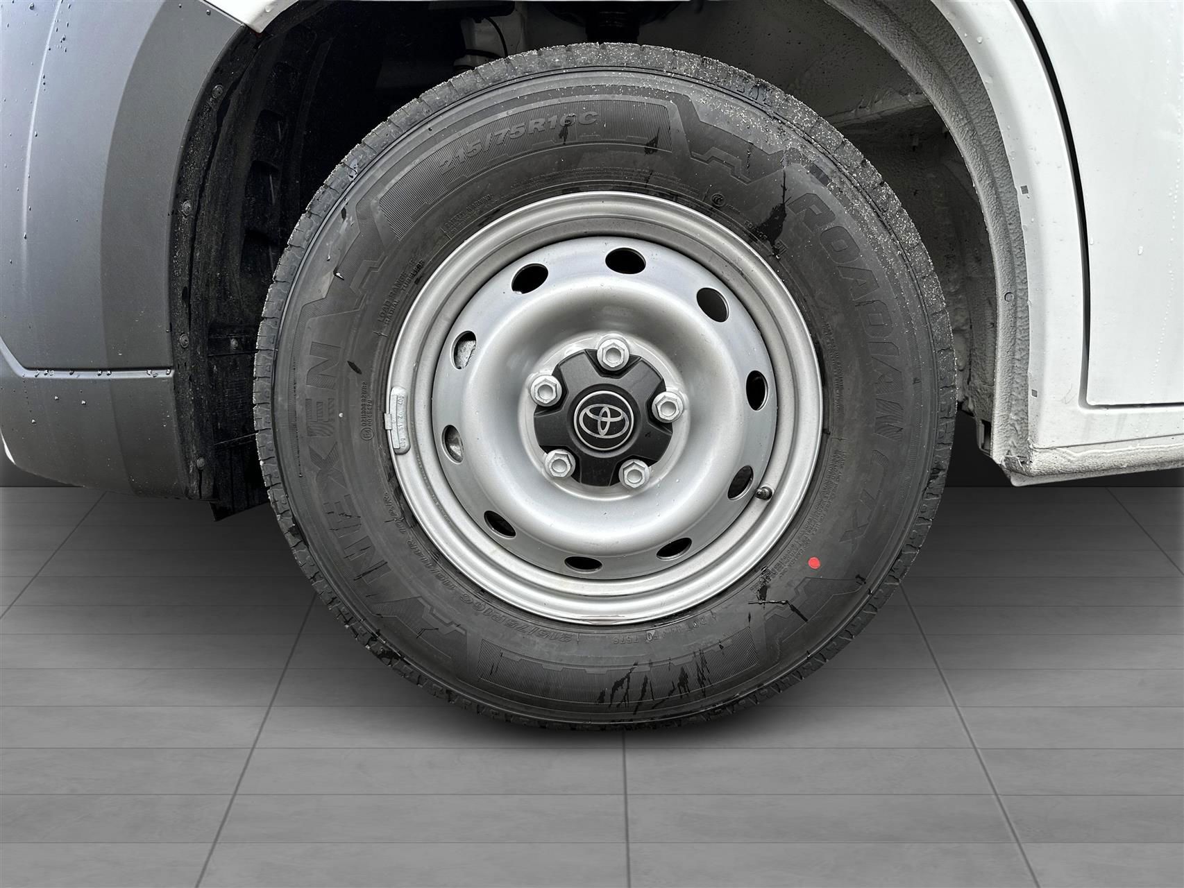 Billede af Toyota Proace Max Medium 2,2 D Comfort Master To skydedør m. højt tag 140HK Van 8g Aut.