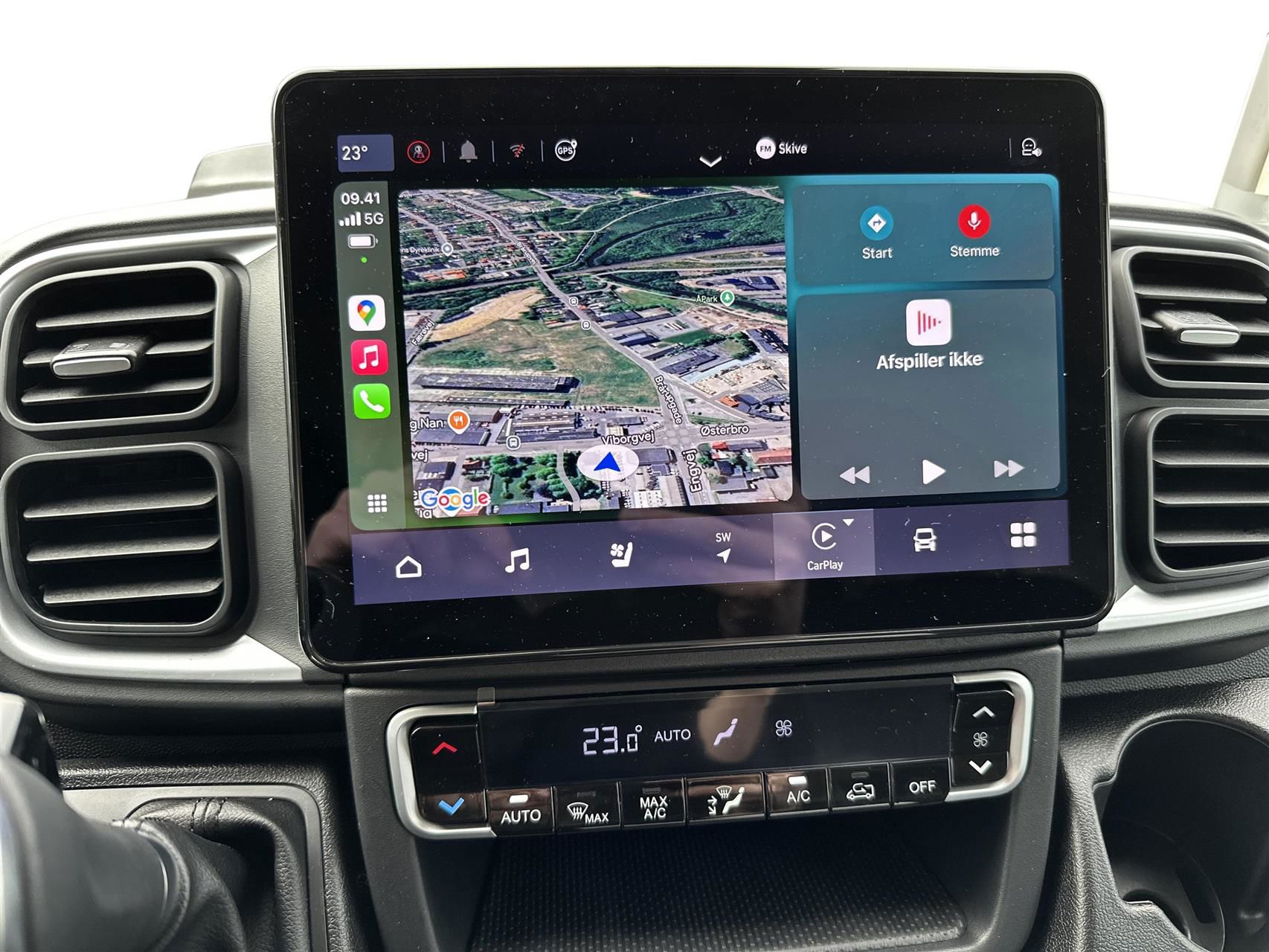 Billede af Toyota Proace Max Medium 2,2 D Comfort Master To skydedør m. højt tag 140HK Van 8g Aut.