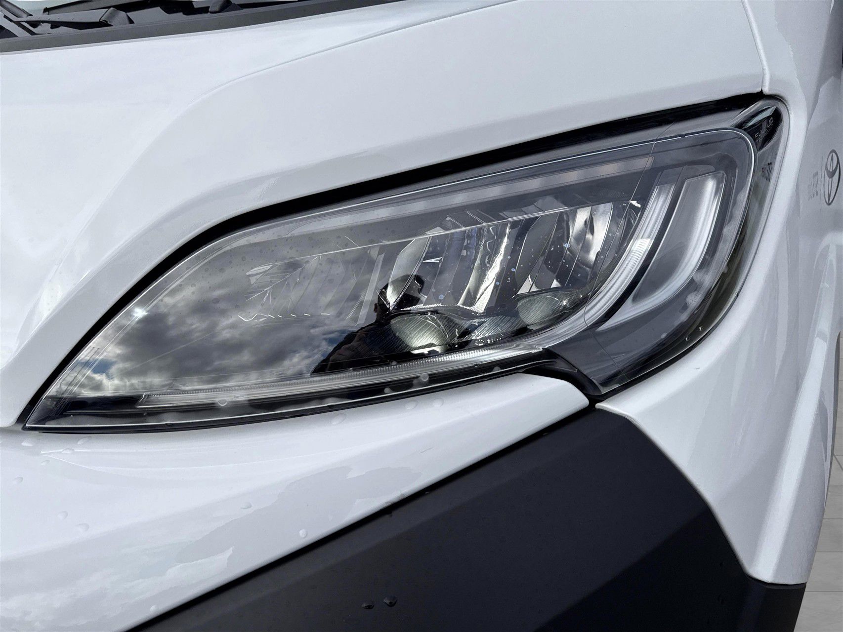 Billede af Toyota Proace Max Long 2,2 D Comfort Master To skydedør m. højt tag Heavy 180HK Van 8g Aut.