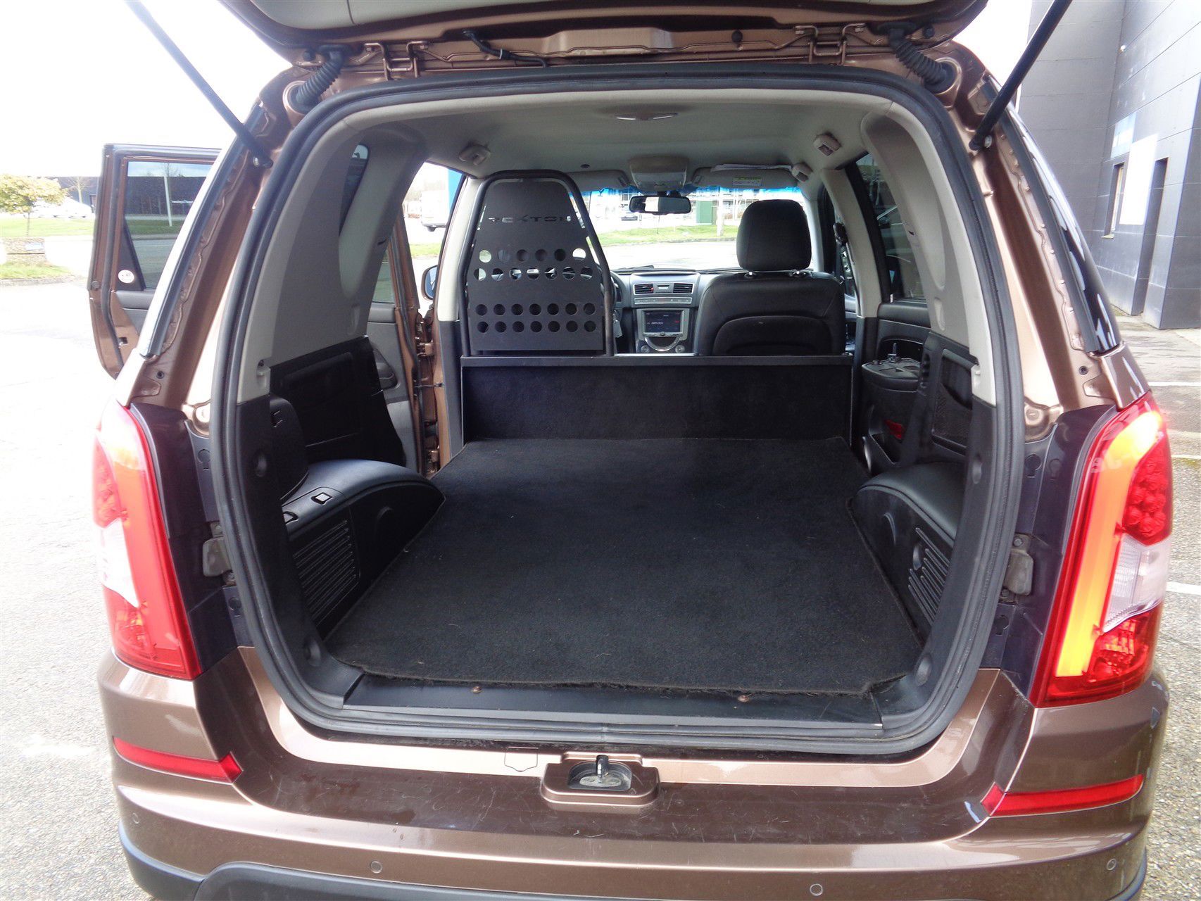 Billede af SsangYong Rexton 2,2 e-XDi Spirit 4WD 178HK Van 7g Aut.