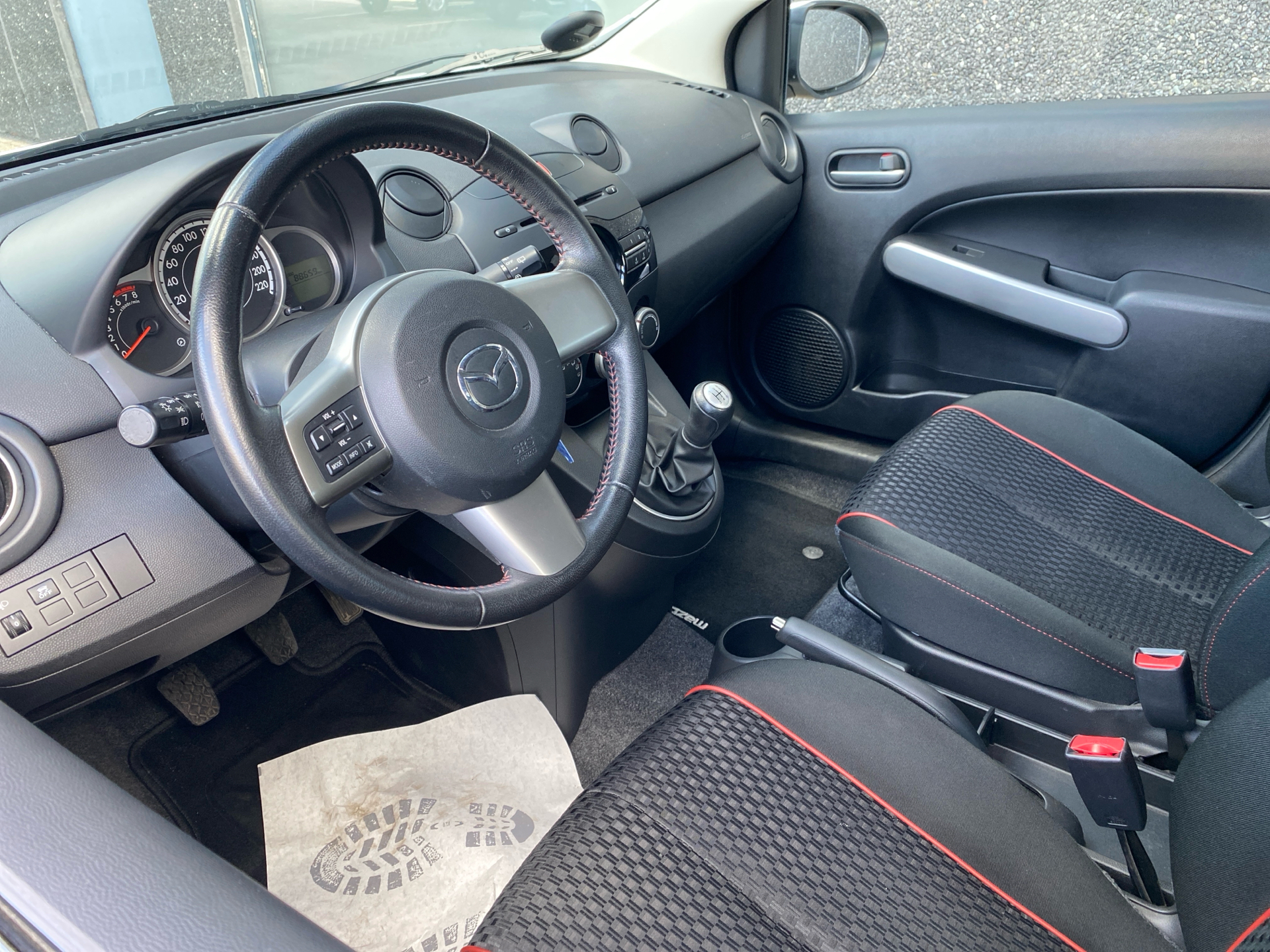 Billede af Mazda 2 1,3 Takara Edition 84HK 5d