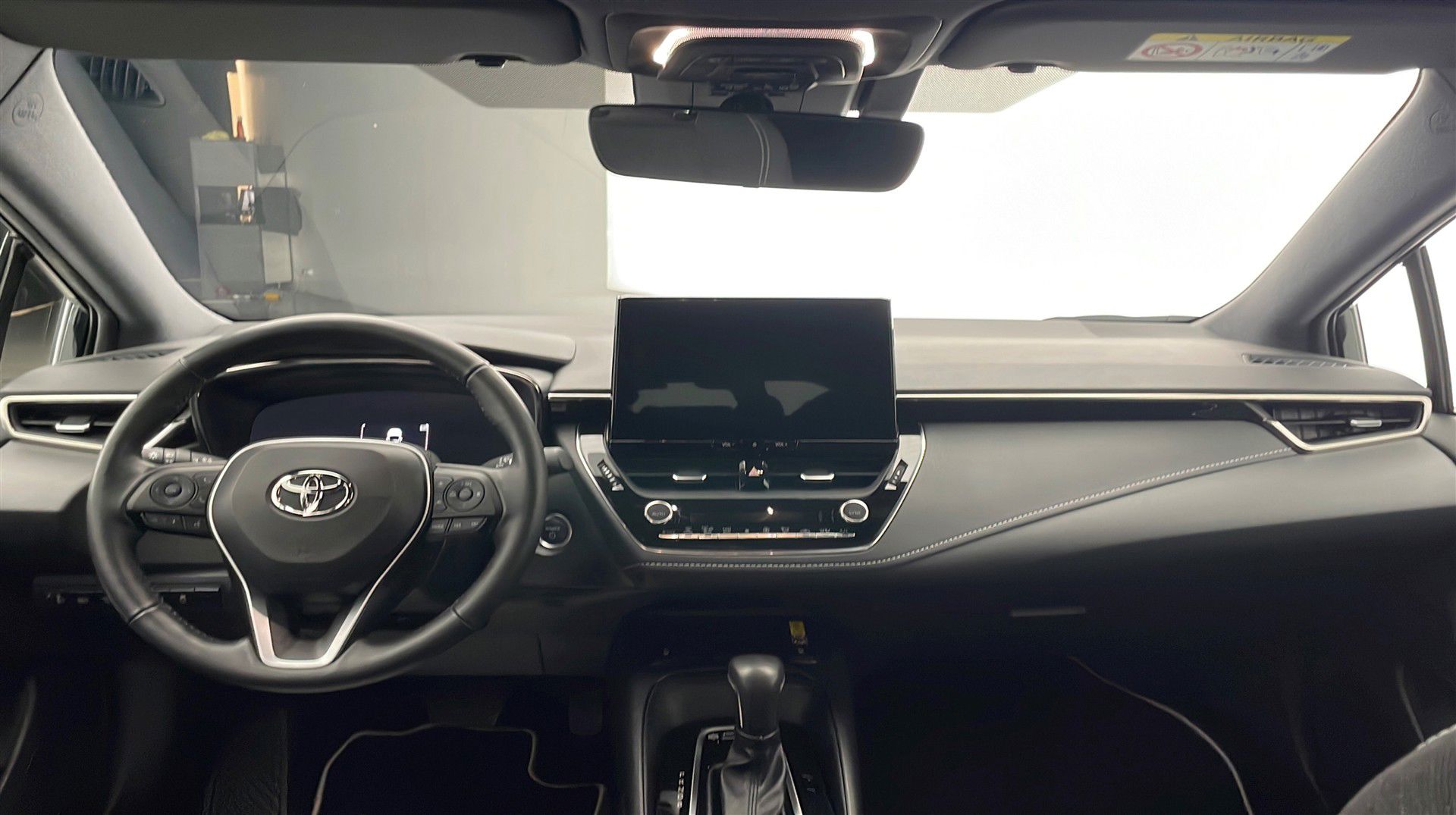 Billede af Toyota Corolla Touring Sports 1,8 Hybrid Active Safety Pack E-CVT 140HK Stc Trinl. Gear