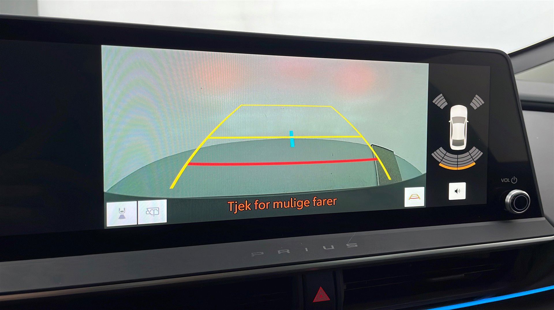 Billede af Toyota Prius Plug-in 2,0 Plugin-hybrid Elegant Panorama 223HK 5d Aut.