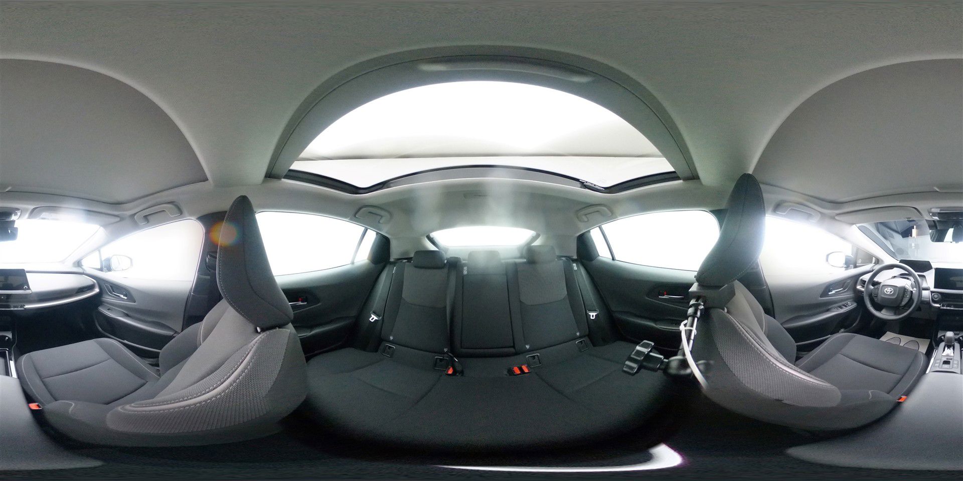 Billede af Toyota Prius Plug-in 2,0 Plugin-hybrid Elegant Panorama 223HK 5d Aut.