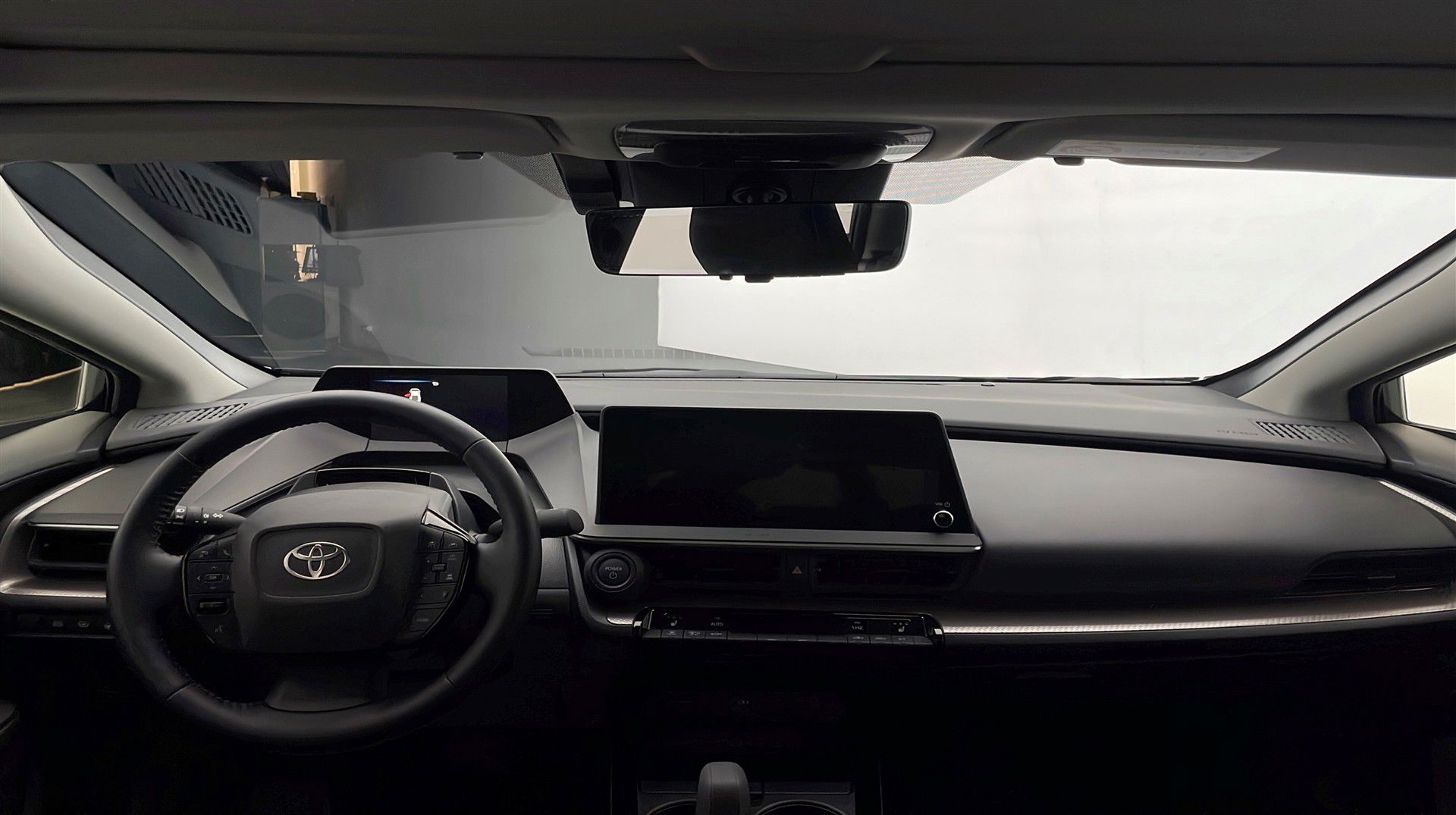 Billede af Toyota Prius Plug-in 2,0 Plugin-hybrid Elegant Panorama 223HK 5d Aut.