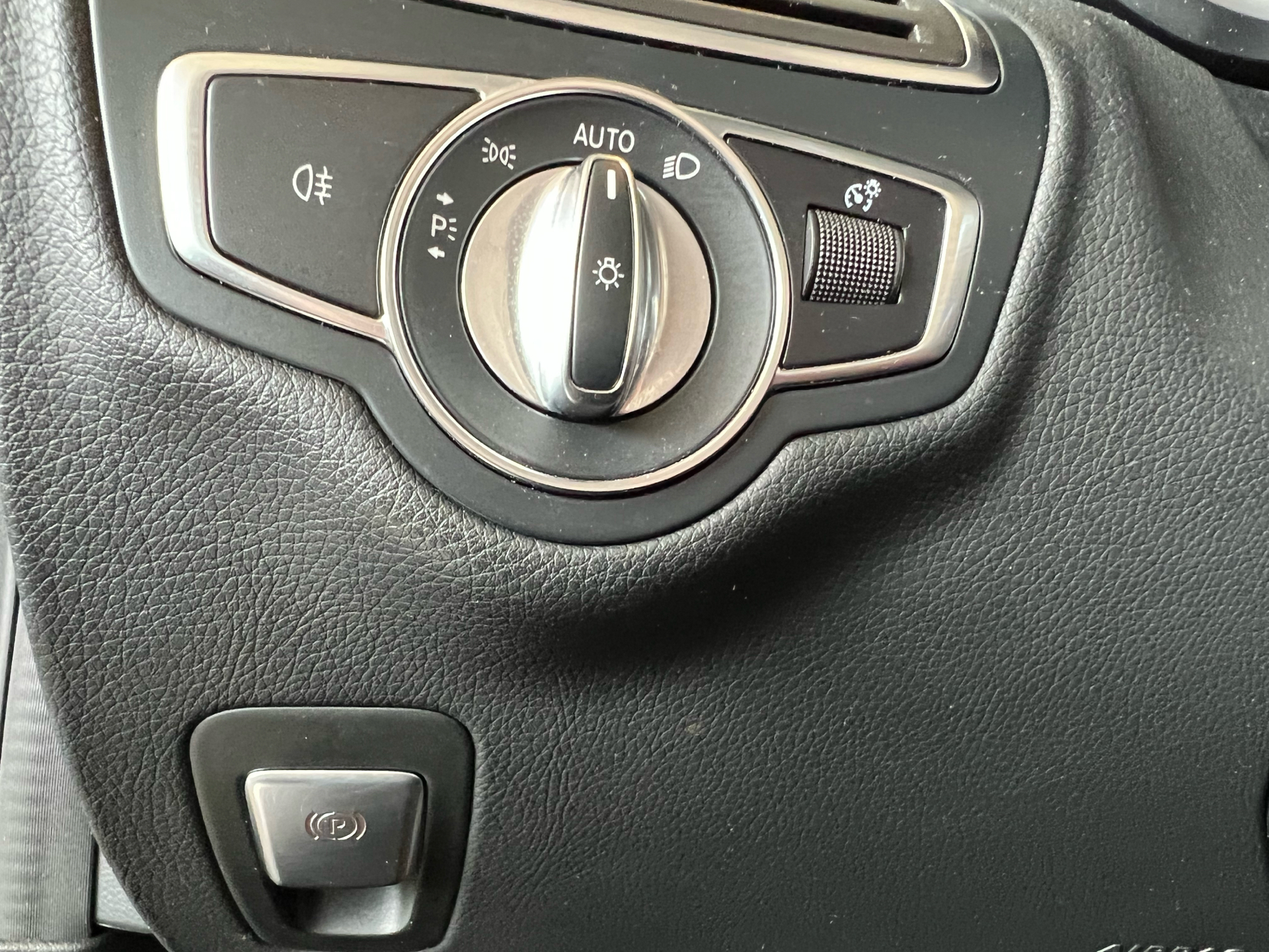 Billede af Mercedes-Benz C220 d T 2,0 CDI AMG Line NIGHT EDITION 9G-Tronic 194HK Stc Aut. 