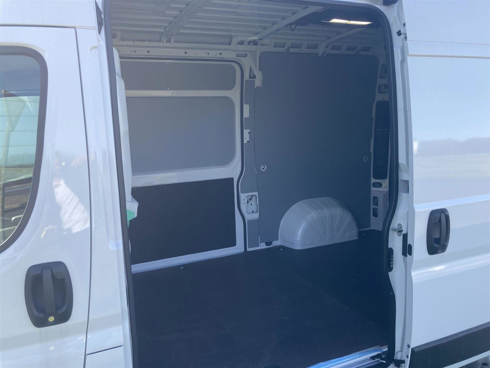 Billede af Toyota Proace Max Medium 2,2 D Comfort To skydedør m. højt tag 140HK Van 6g