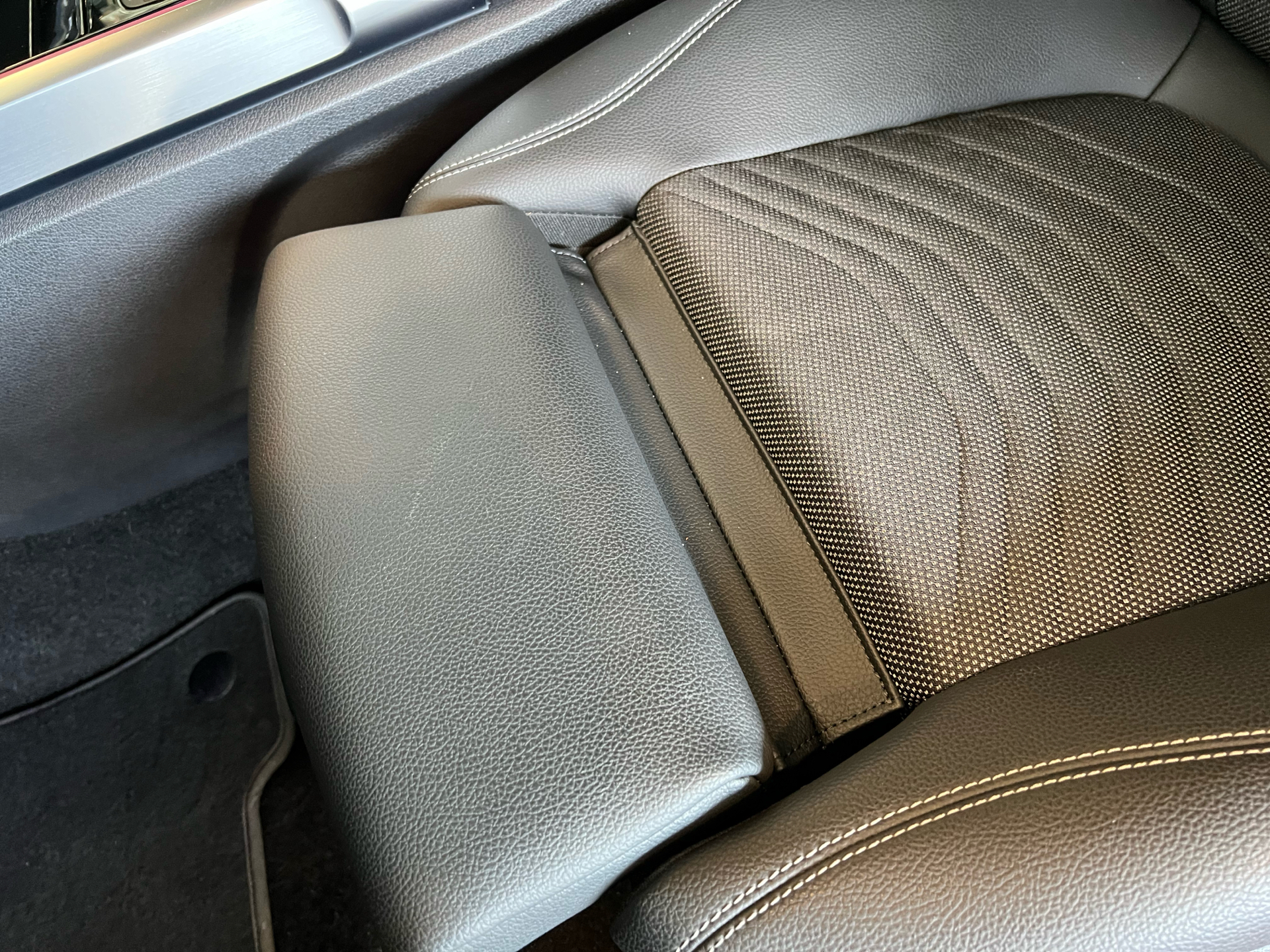Billede af Mercedes-Benz EQB 250+ EL Progressive 7 pers. 190HK 5d Aut.