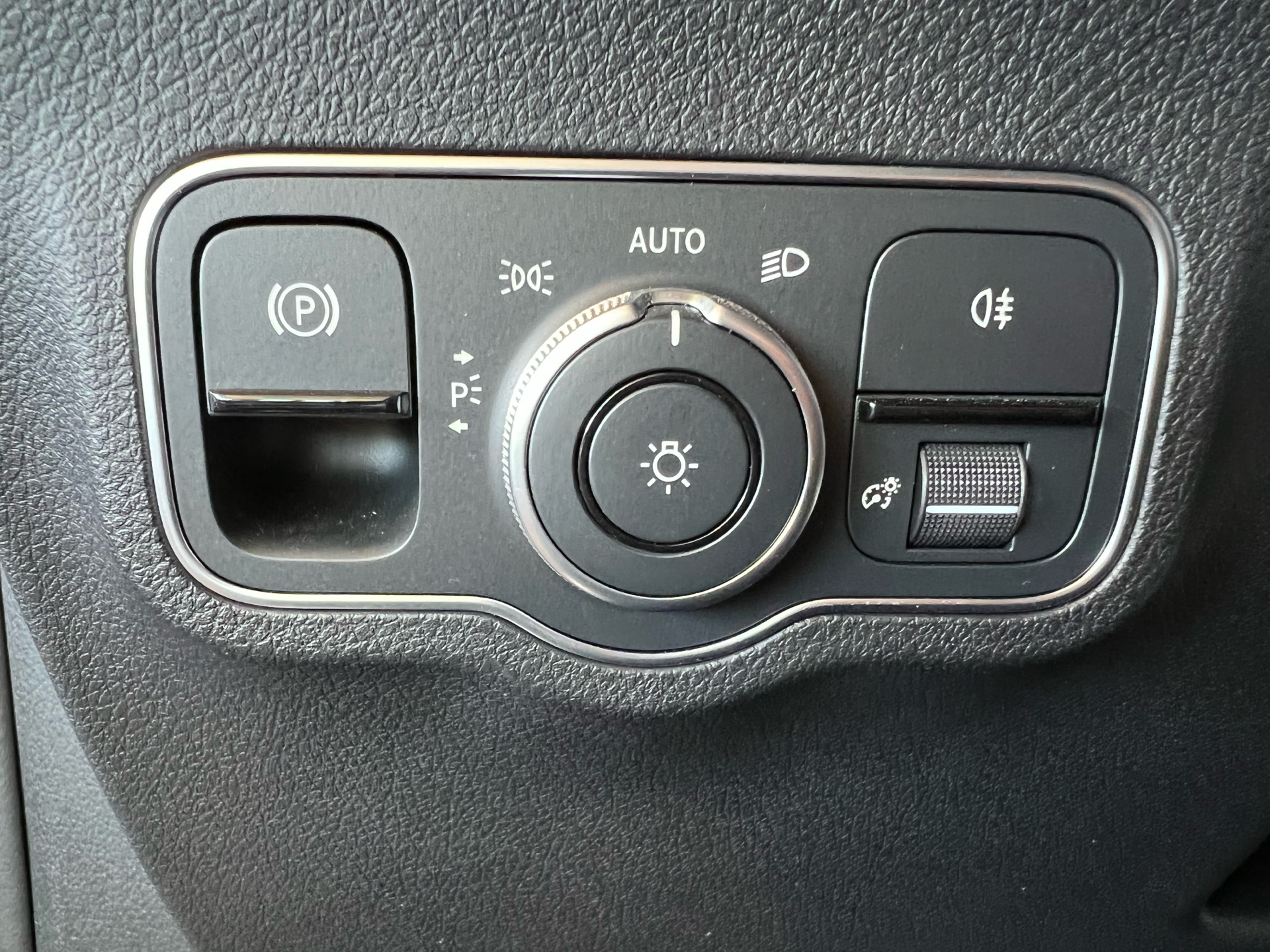 Billede af Mercedes-Benz EQB 250+ EL Progressive 7 pers. 190HK 5d Aut.